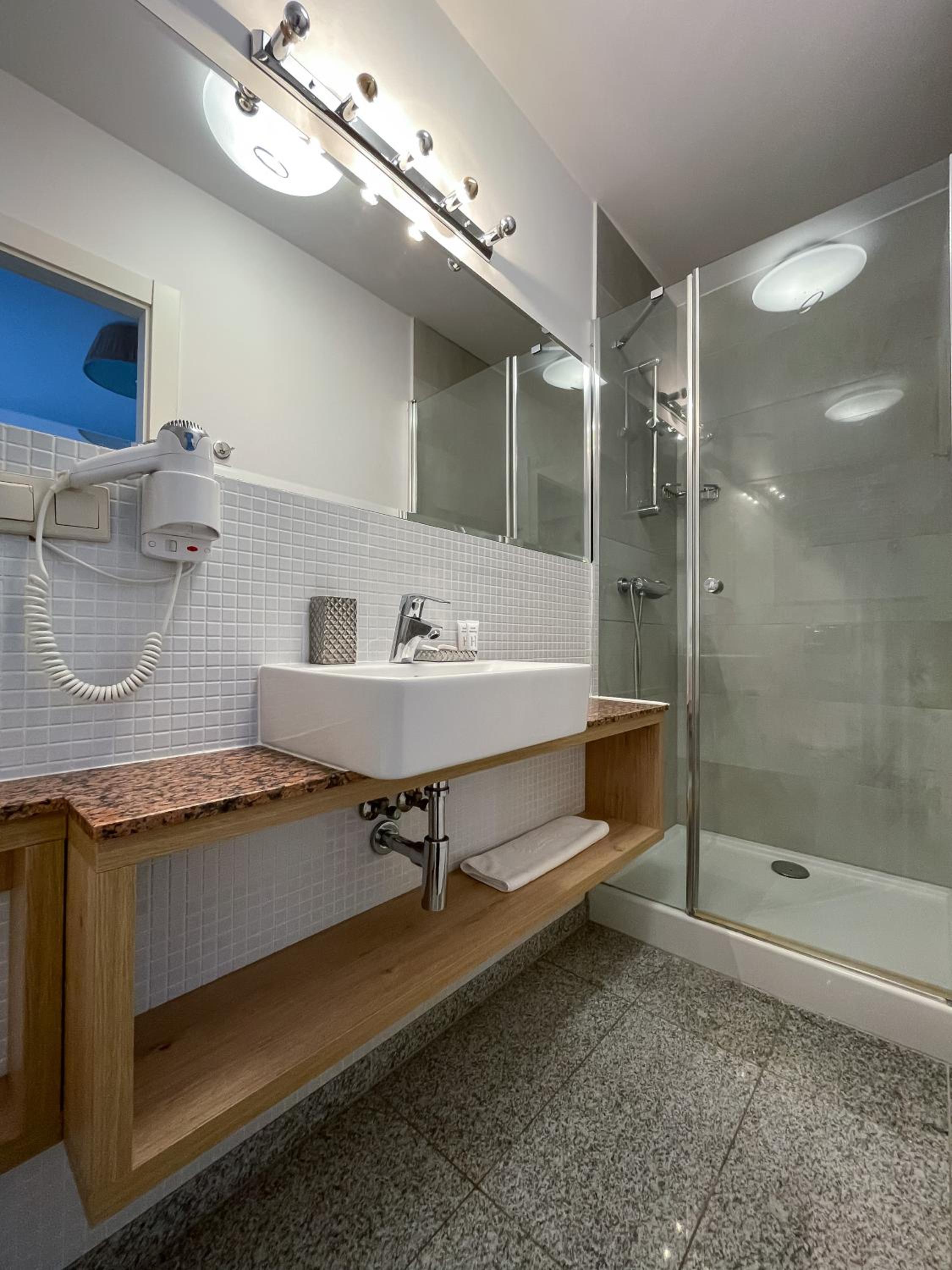 Double Room with Balcony photo 2