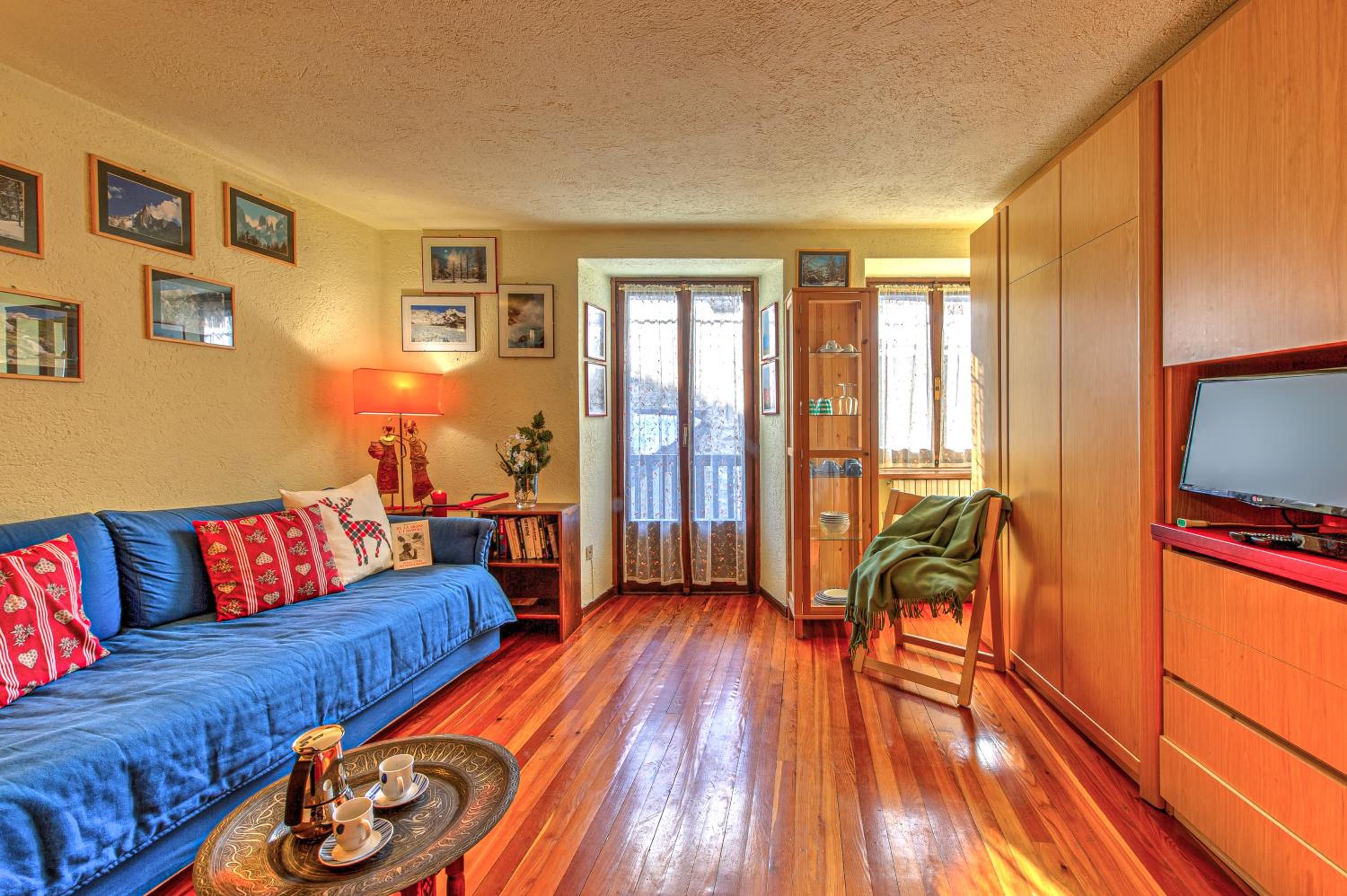 Studio Apartment