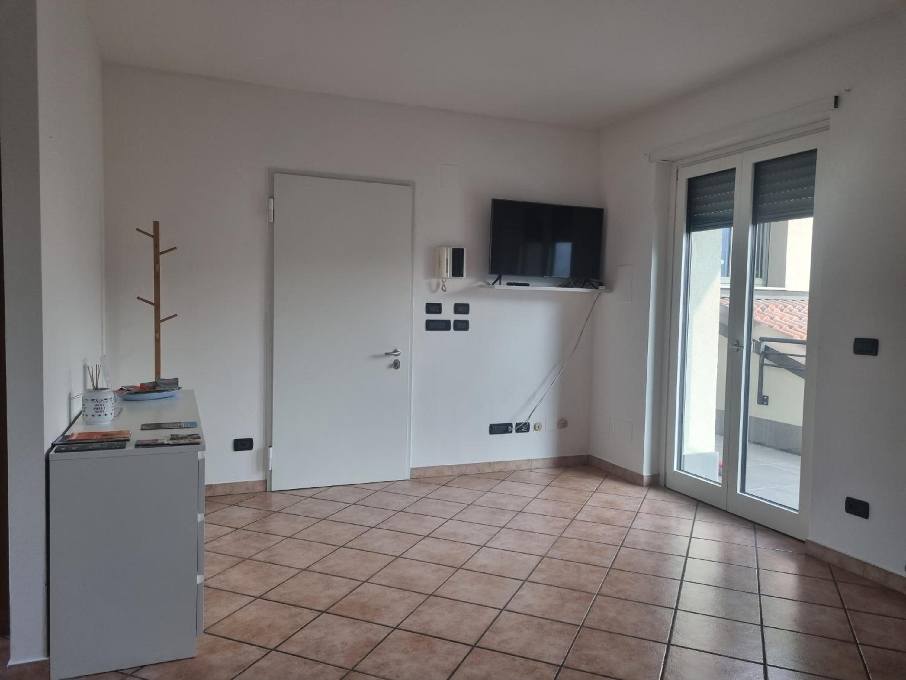 Two-Bedroom Apartment - Photo 4