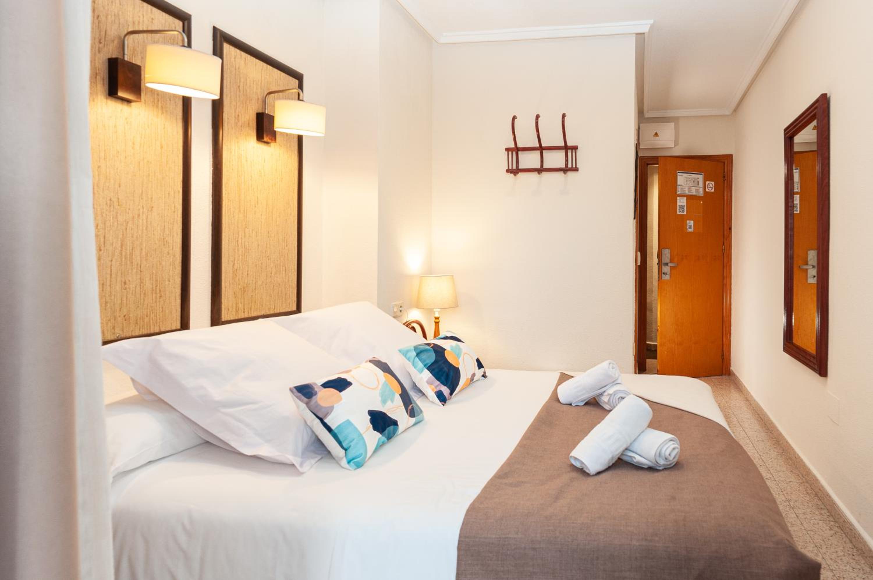 Economy Double Room photo 2