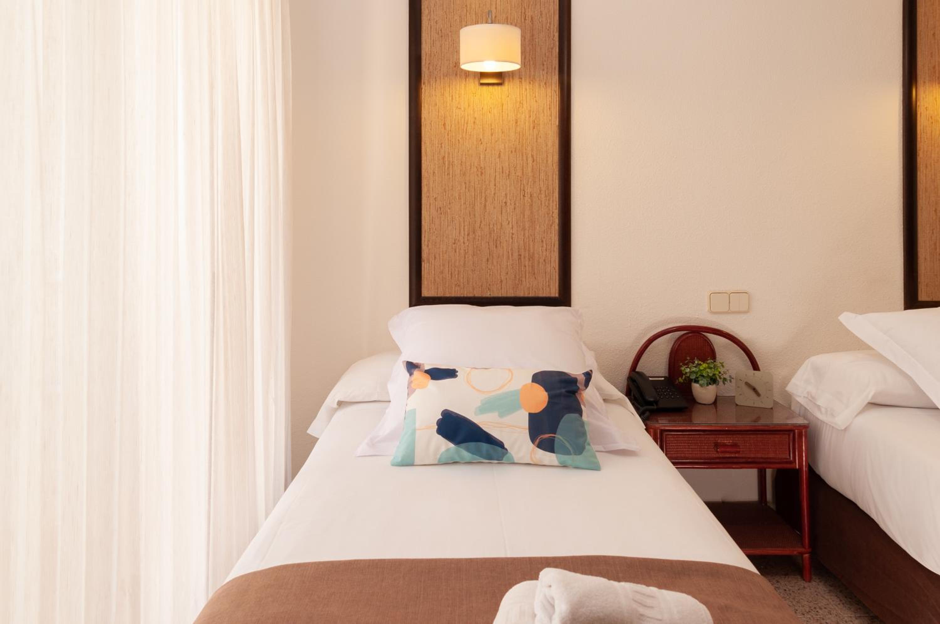 Triple Room - Photo 12