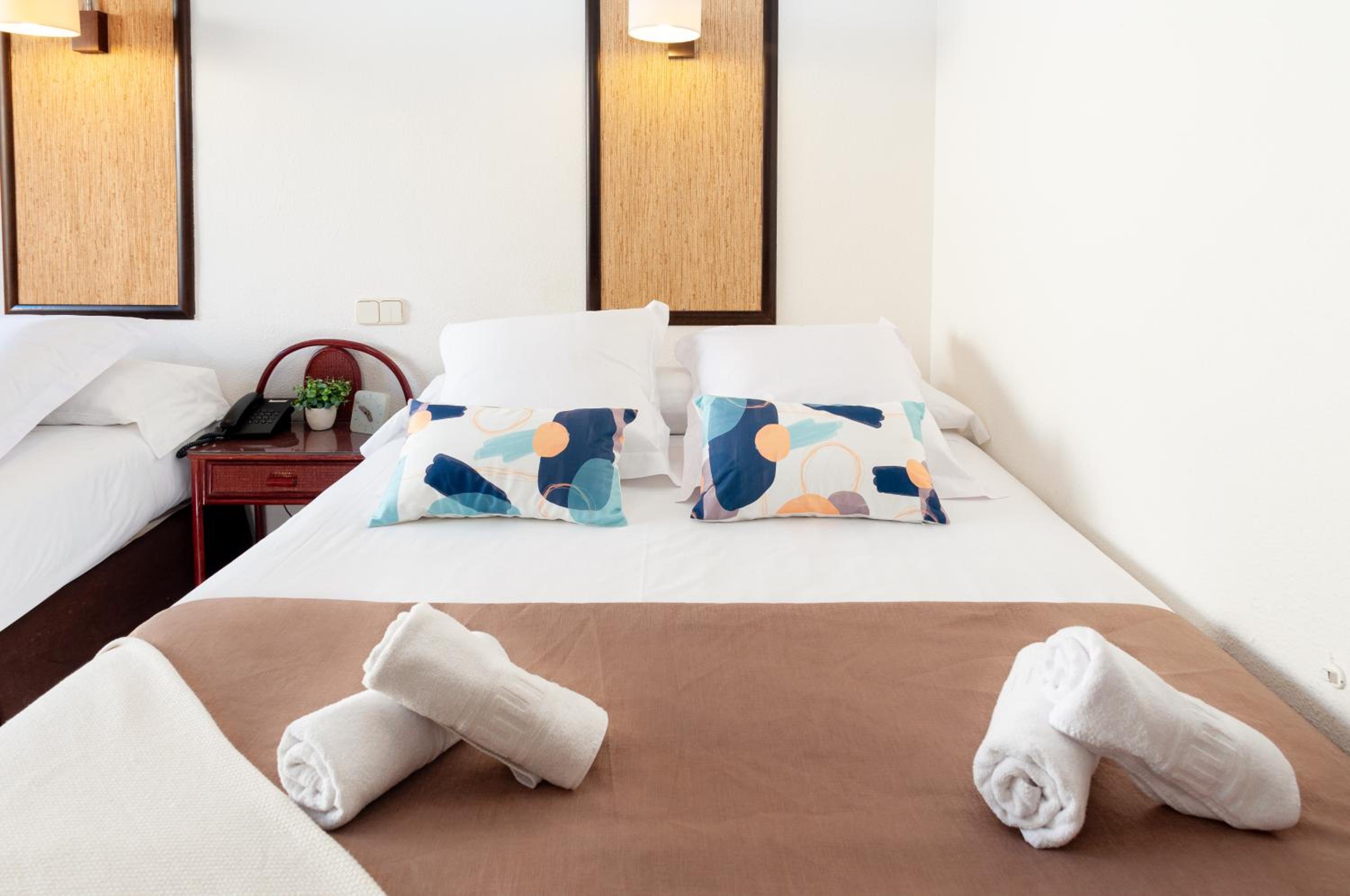 Triple Room - Photo 14