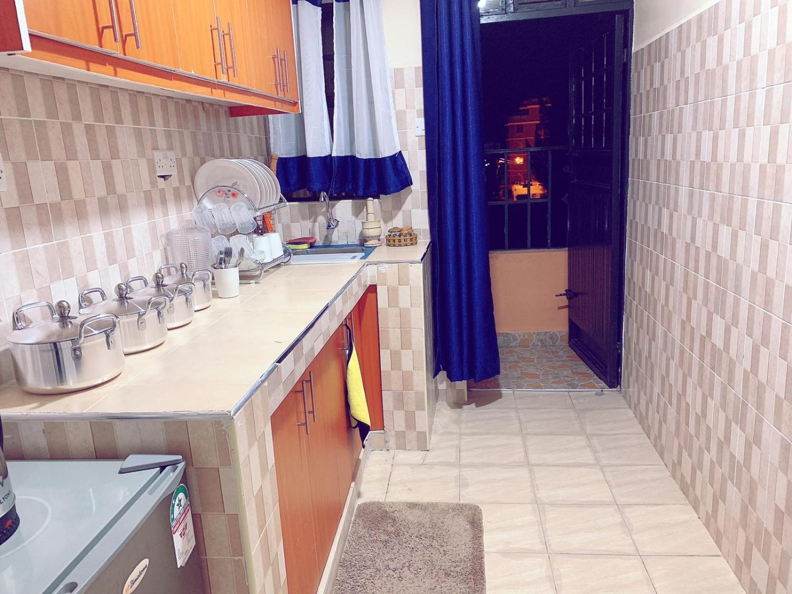 One-Bedroom Apartment - Photo 2