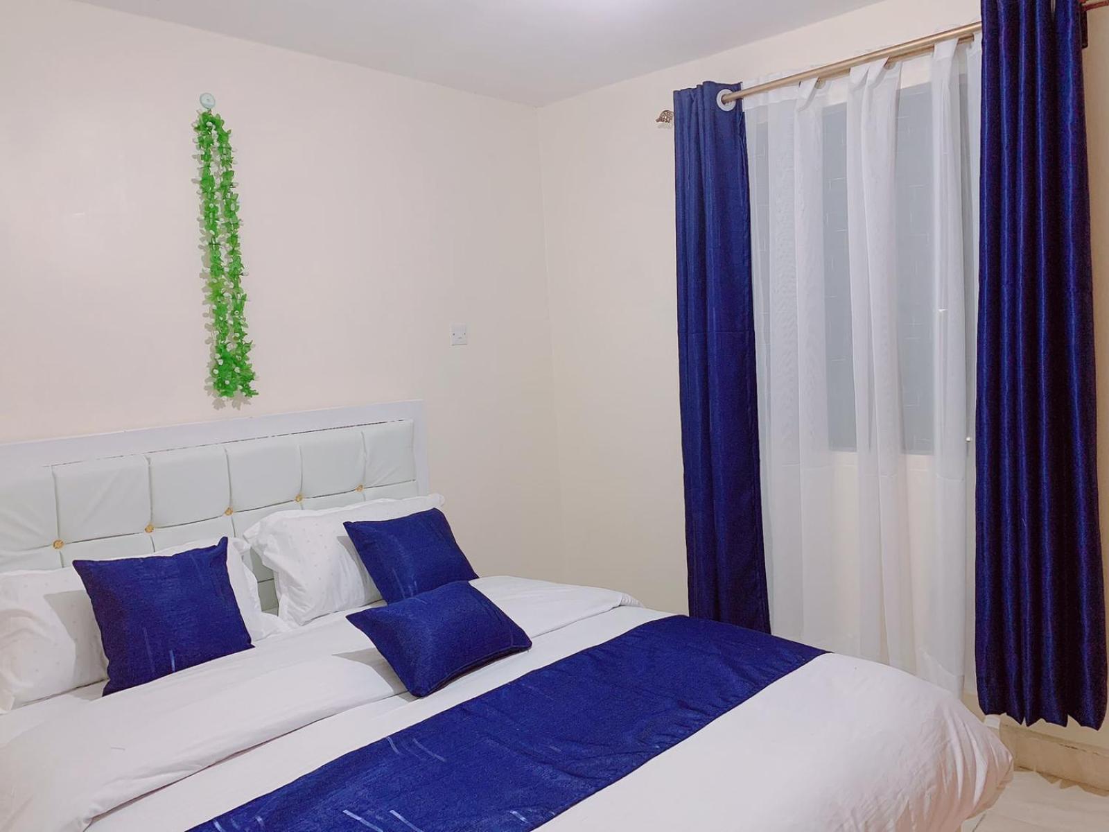 One-Bedroom Apartment - Photo 3