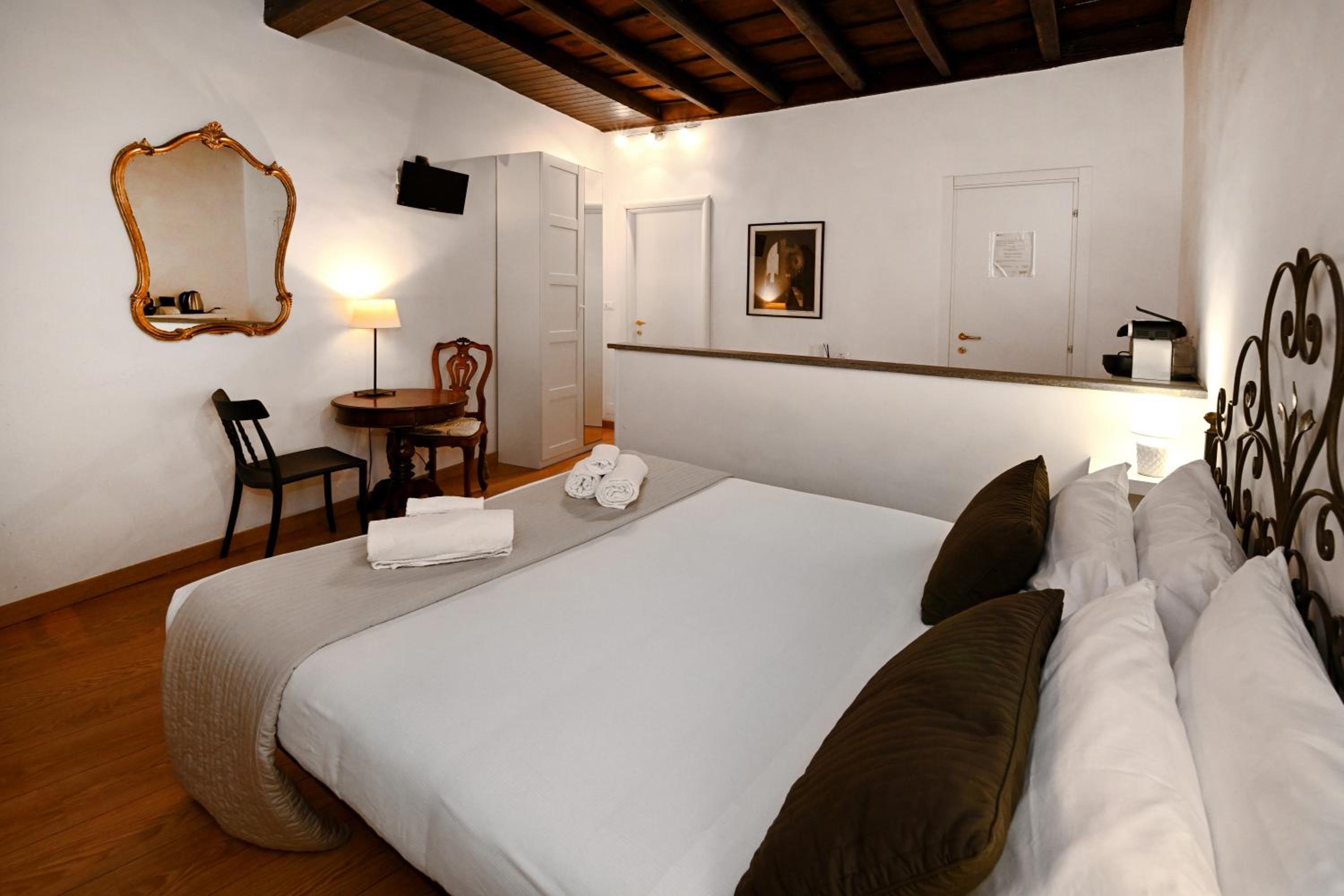Double or Twin Room photo 2