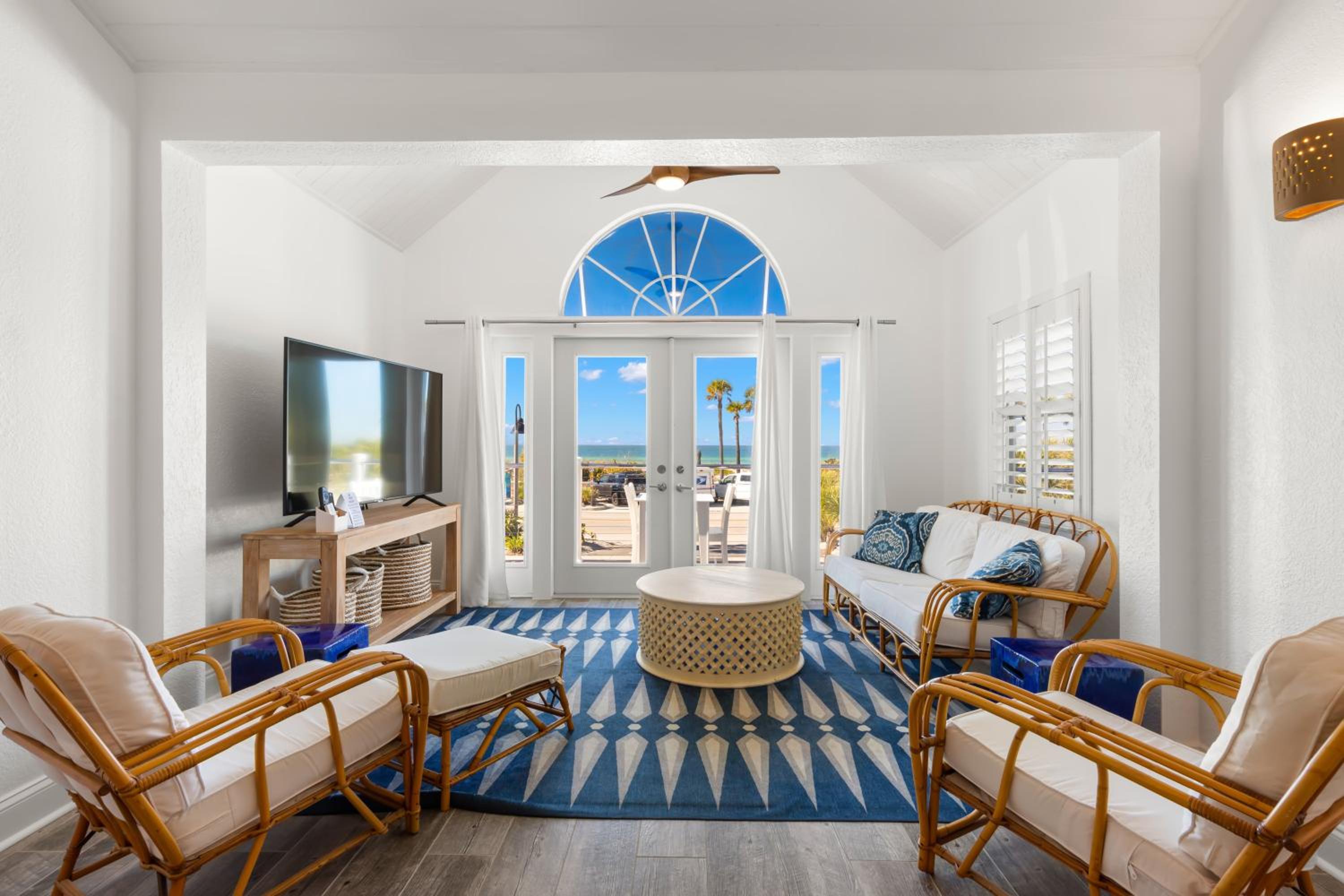 Deluxe King Suite