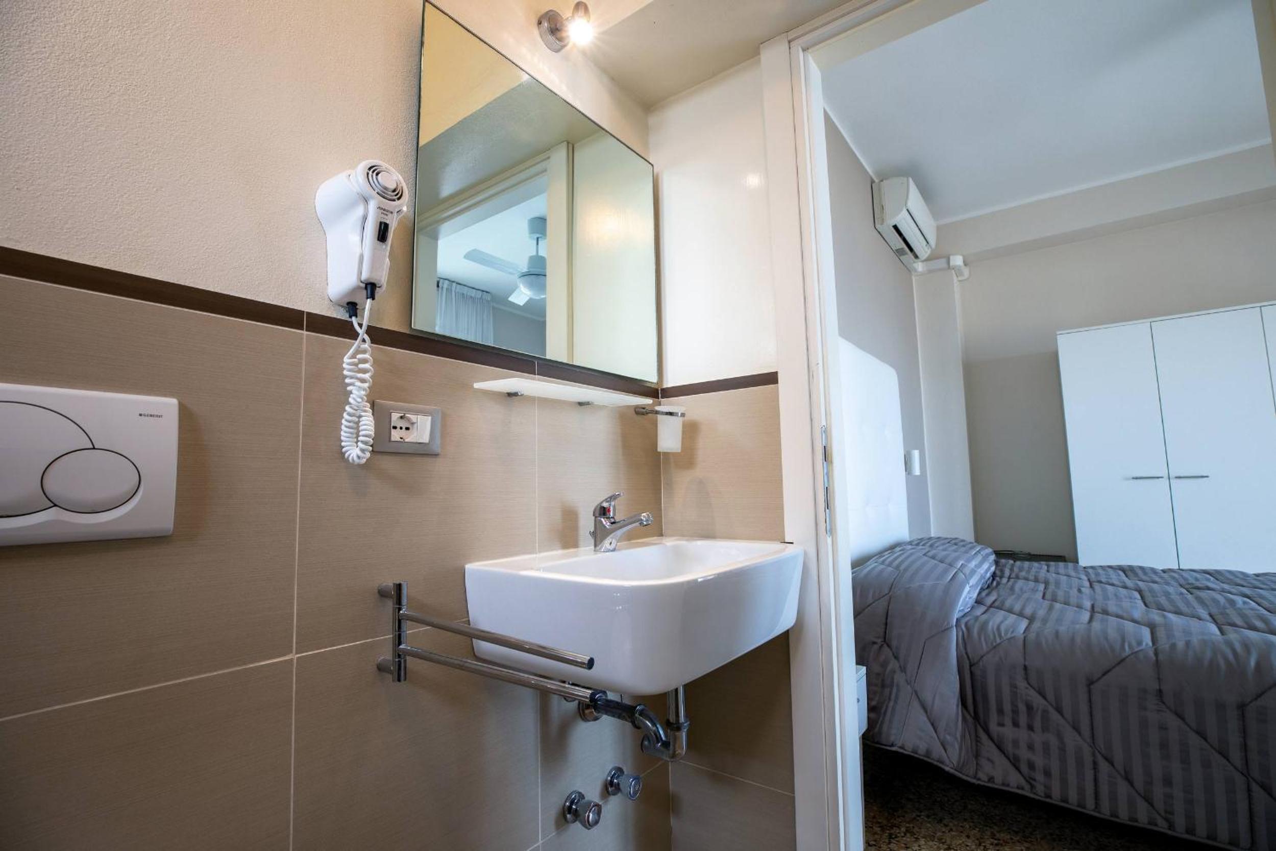 Quadruple Room with Sea View photo 2