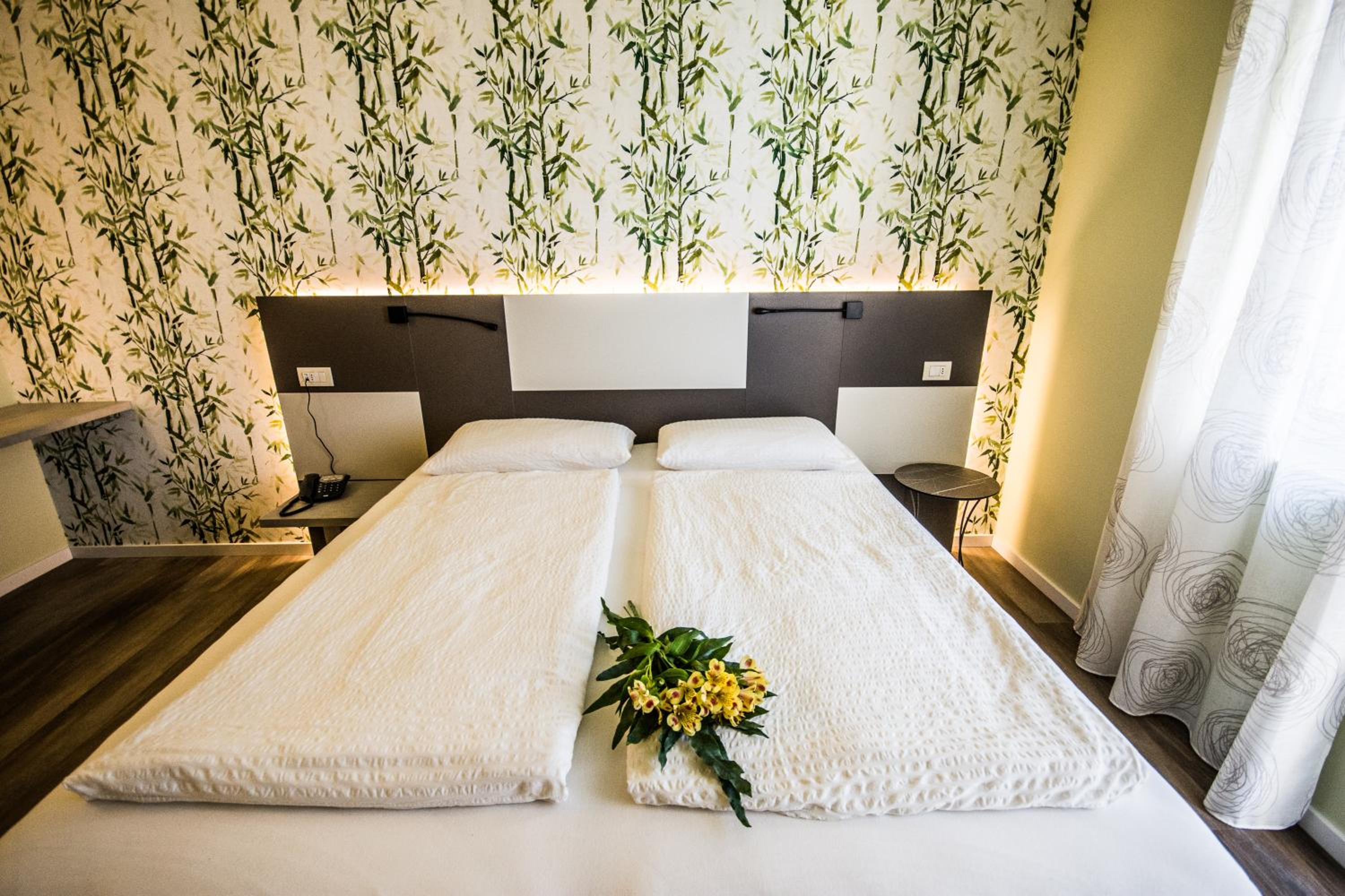 Standard Double or Twin Room photo 2