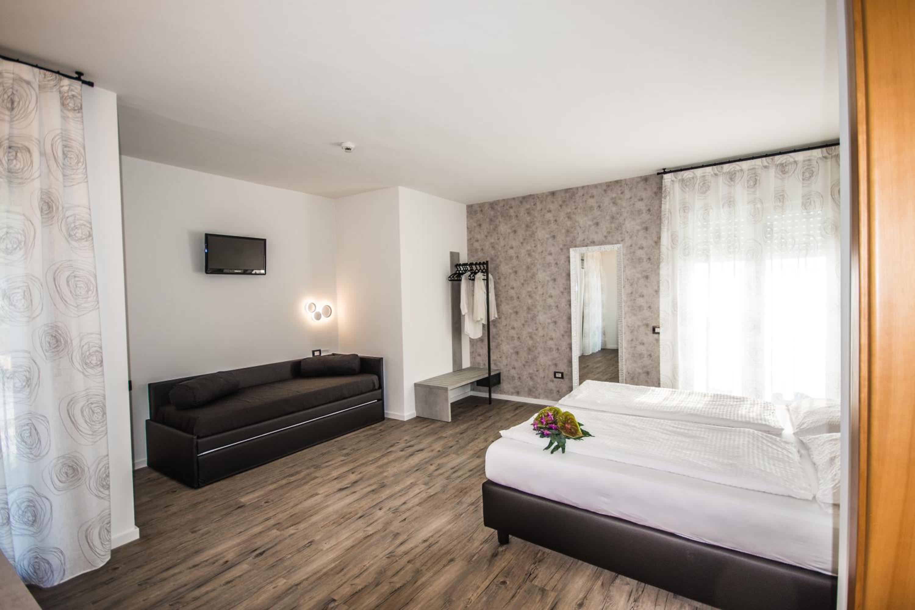 Deluxe Quadruple Room photo 2