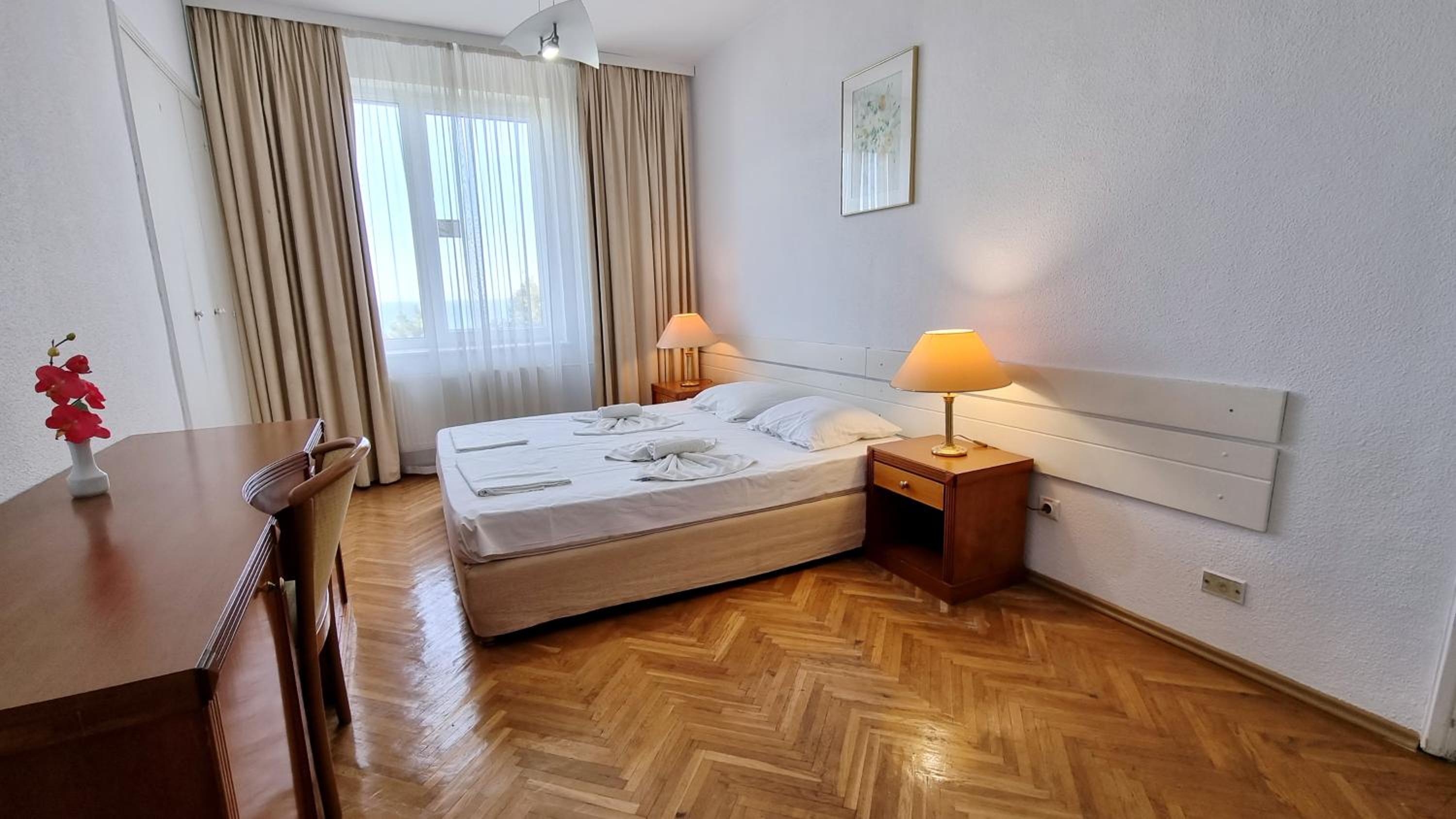 Double or Twin Room - Photo 3