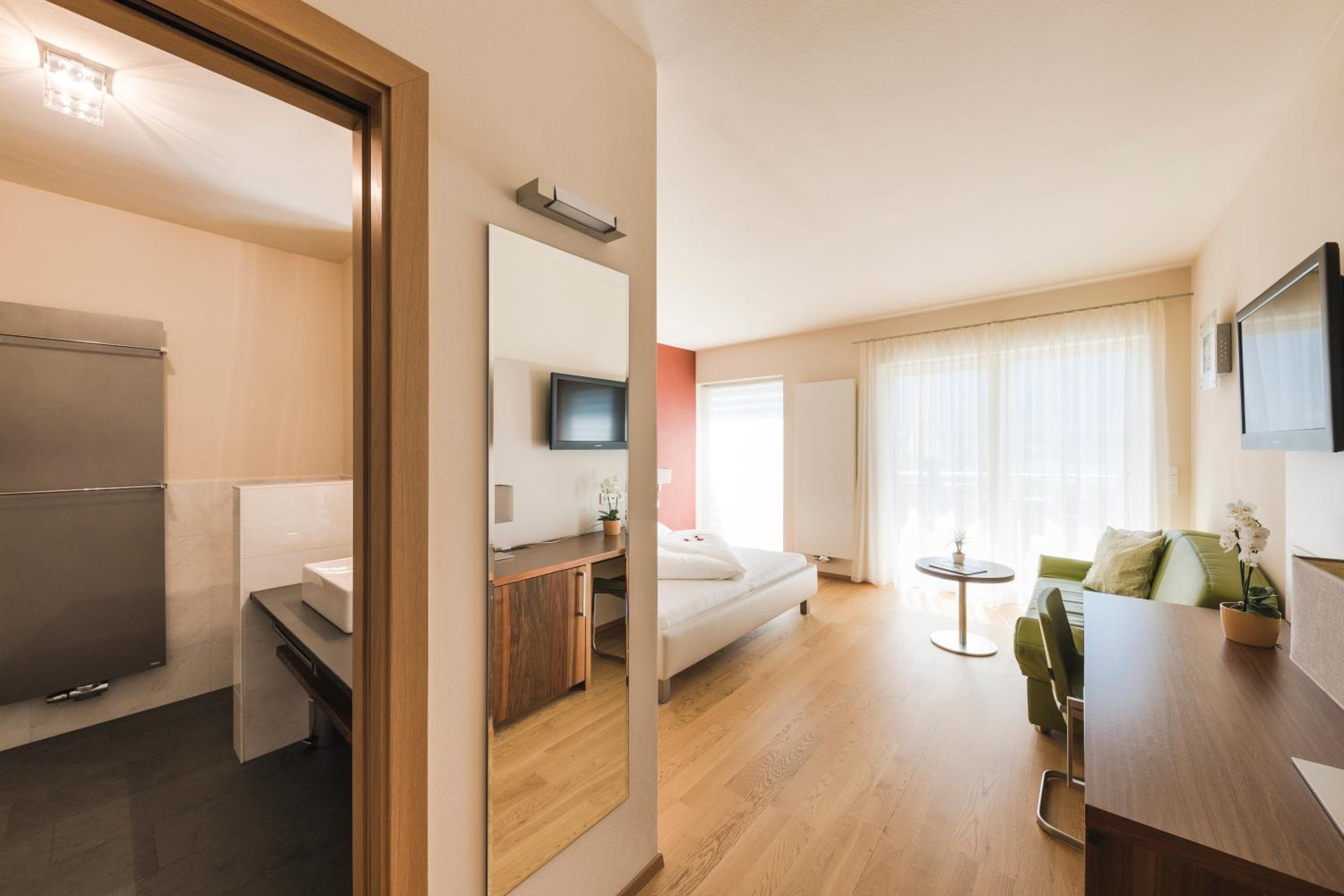 Deluxe Double Room - Photo 1