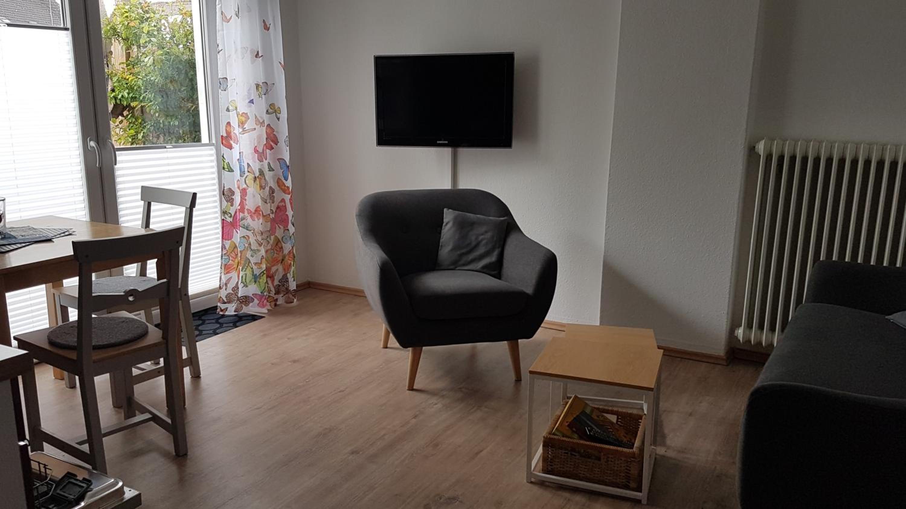 One-Bedroom Apartment photo 1