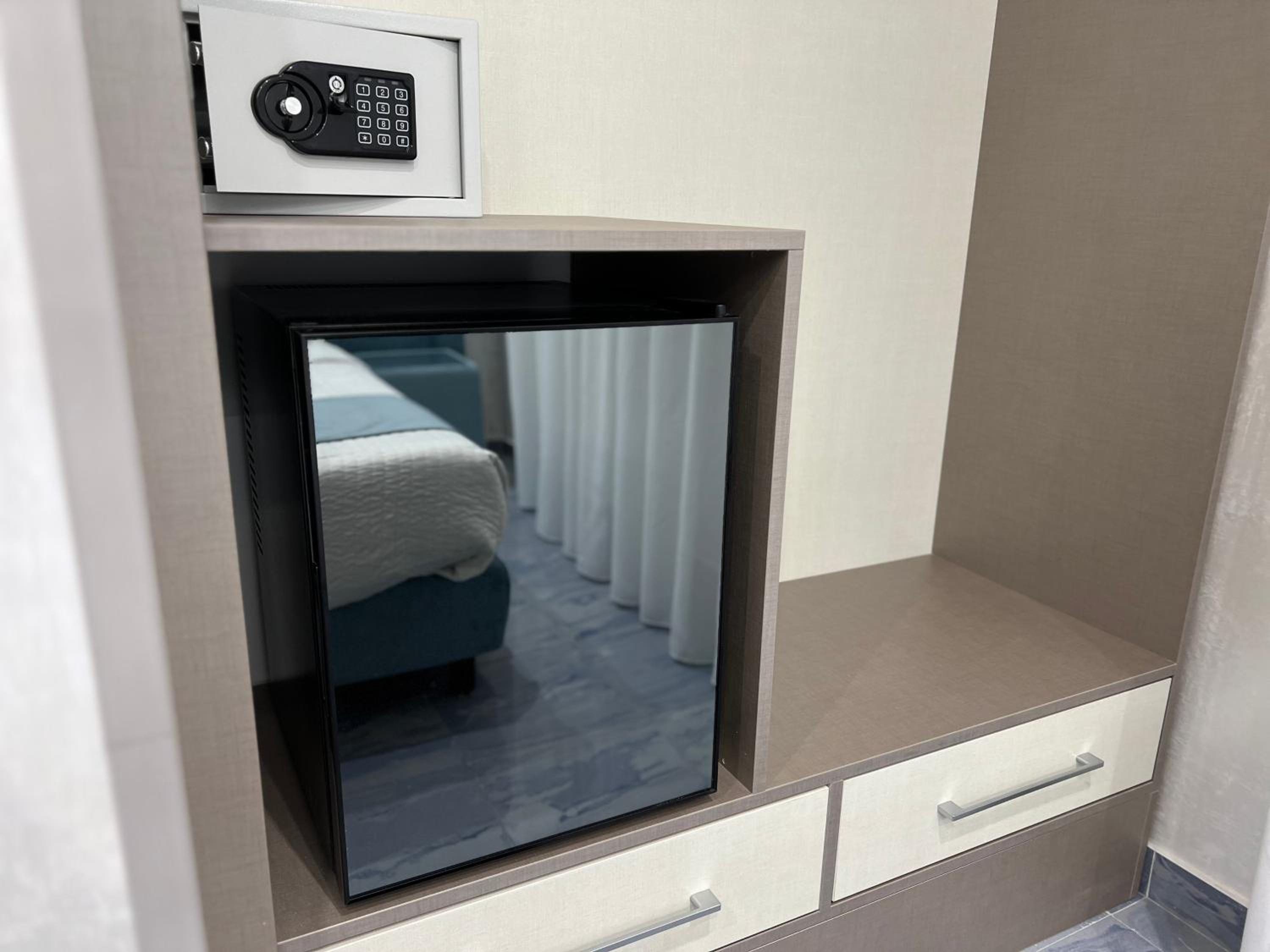 Standard Double Room - Photo 10