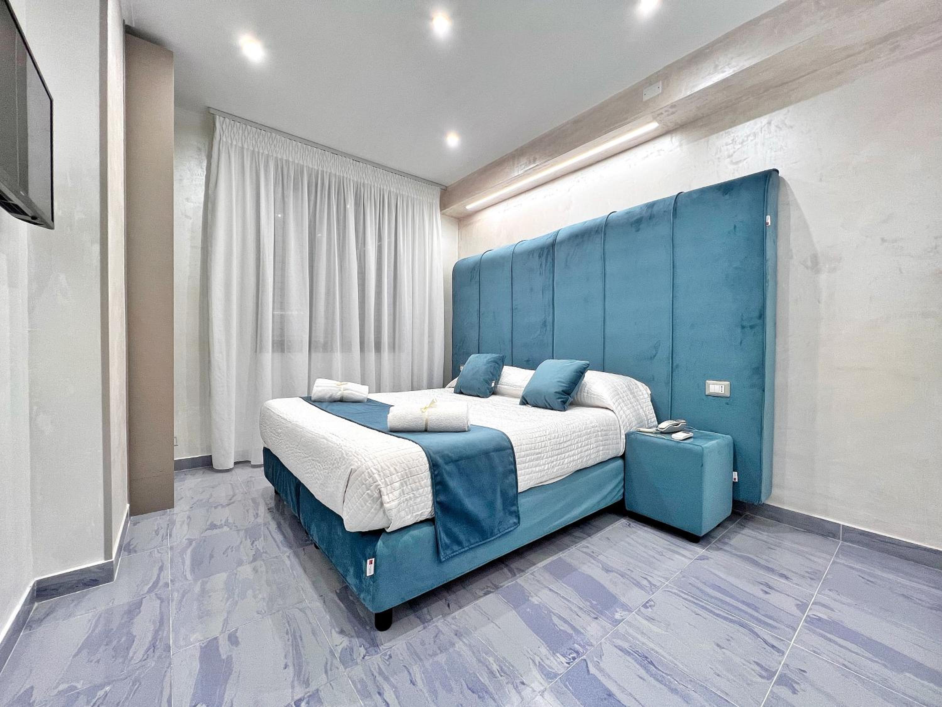 Standard Double Room - Photo 4