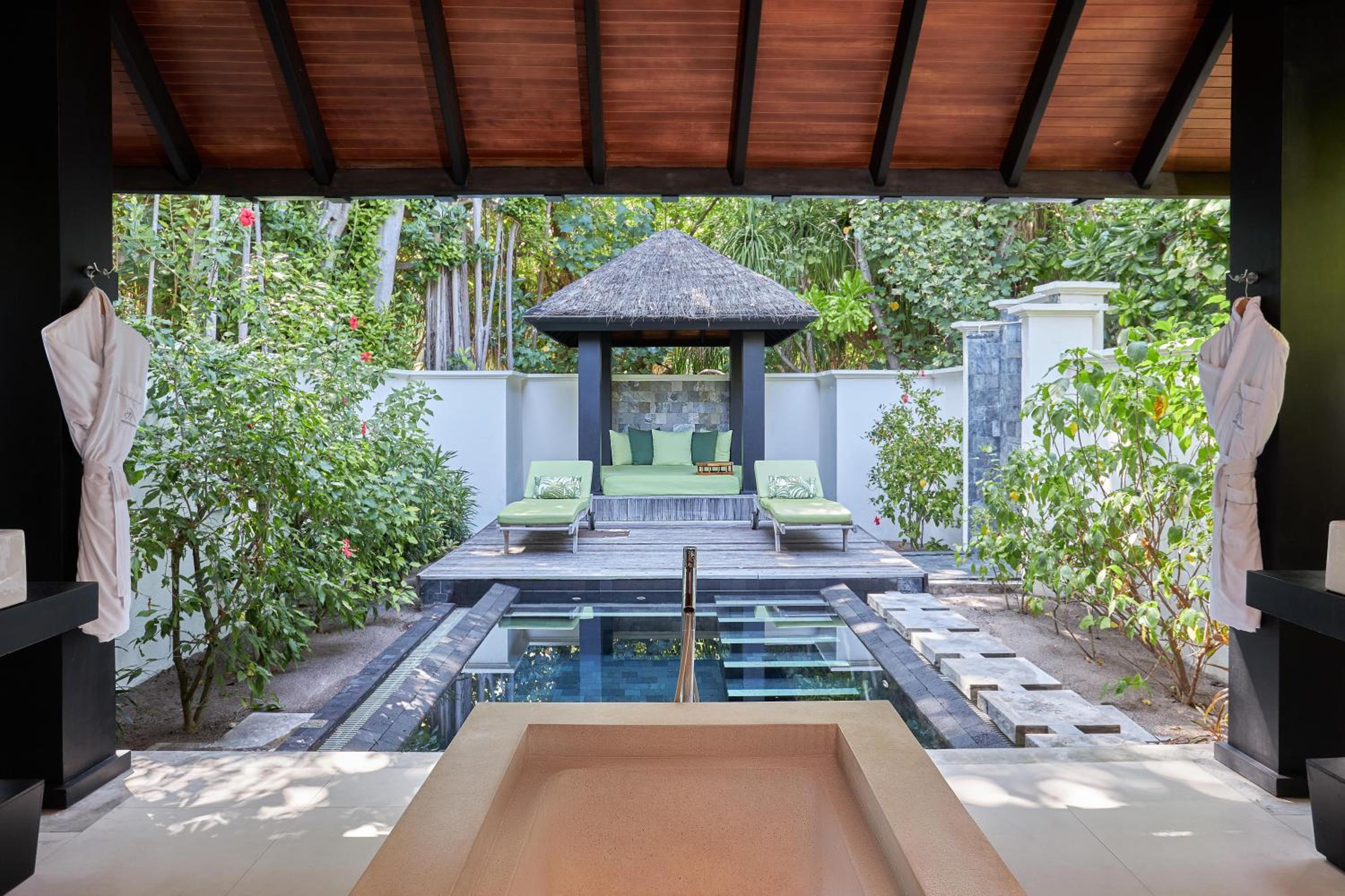 Beach Villa With Private Pool – Complimentary Room And Meal Plan Upgrade (For Half Board And Full Board) To Next Category, 50% Discount On Domestic Transfers And Kids Up To 12 Years Go Free On The Same Meal Plan. - Photo 5