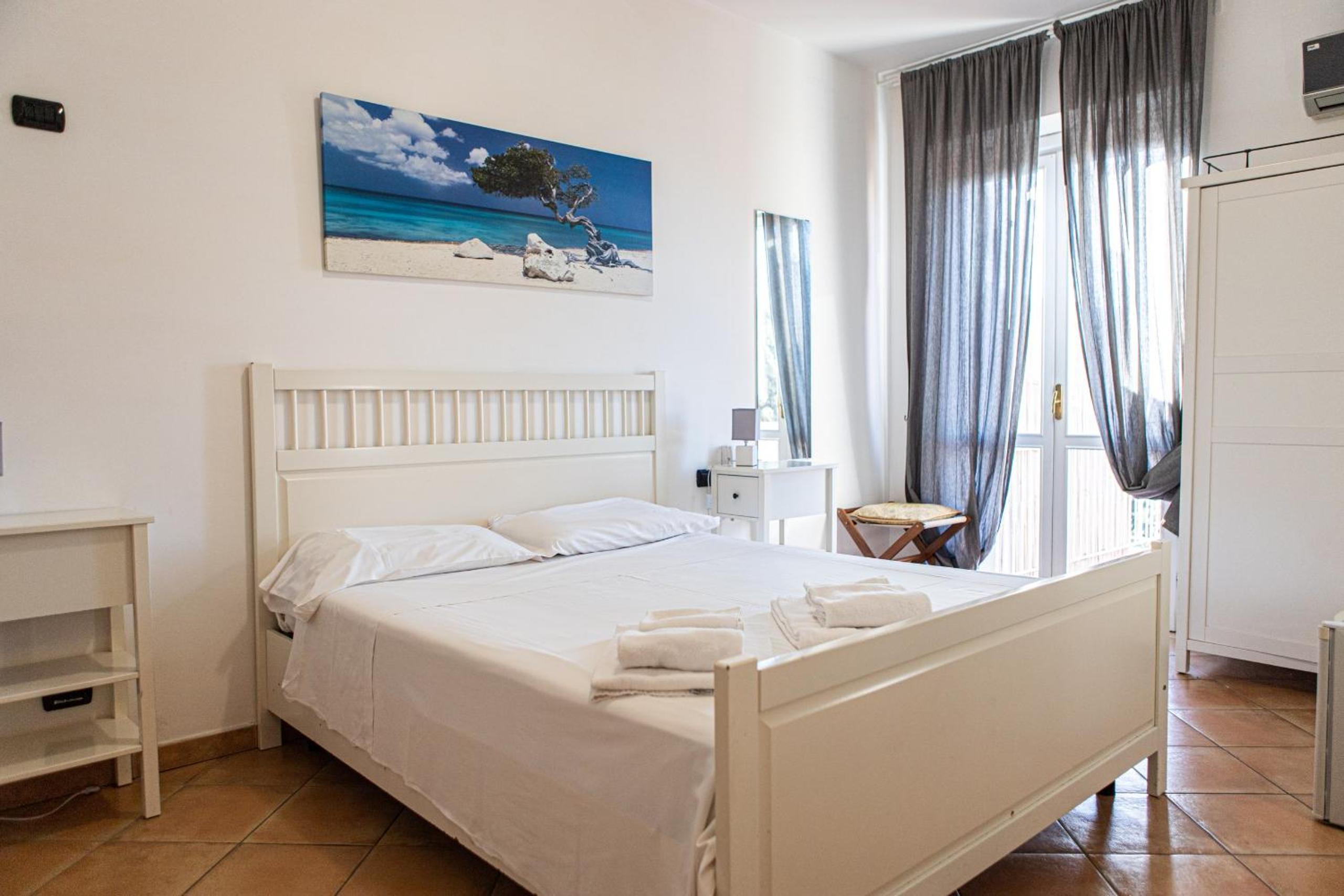 Deluxe Double Room with Balcony and Sea View photo 1