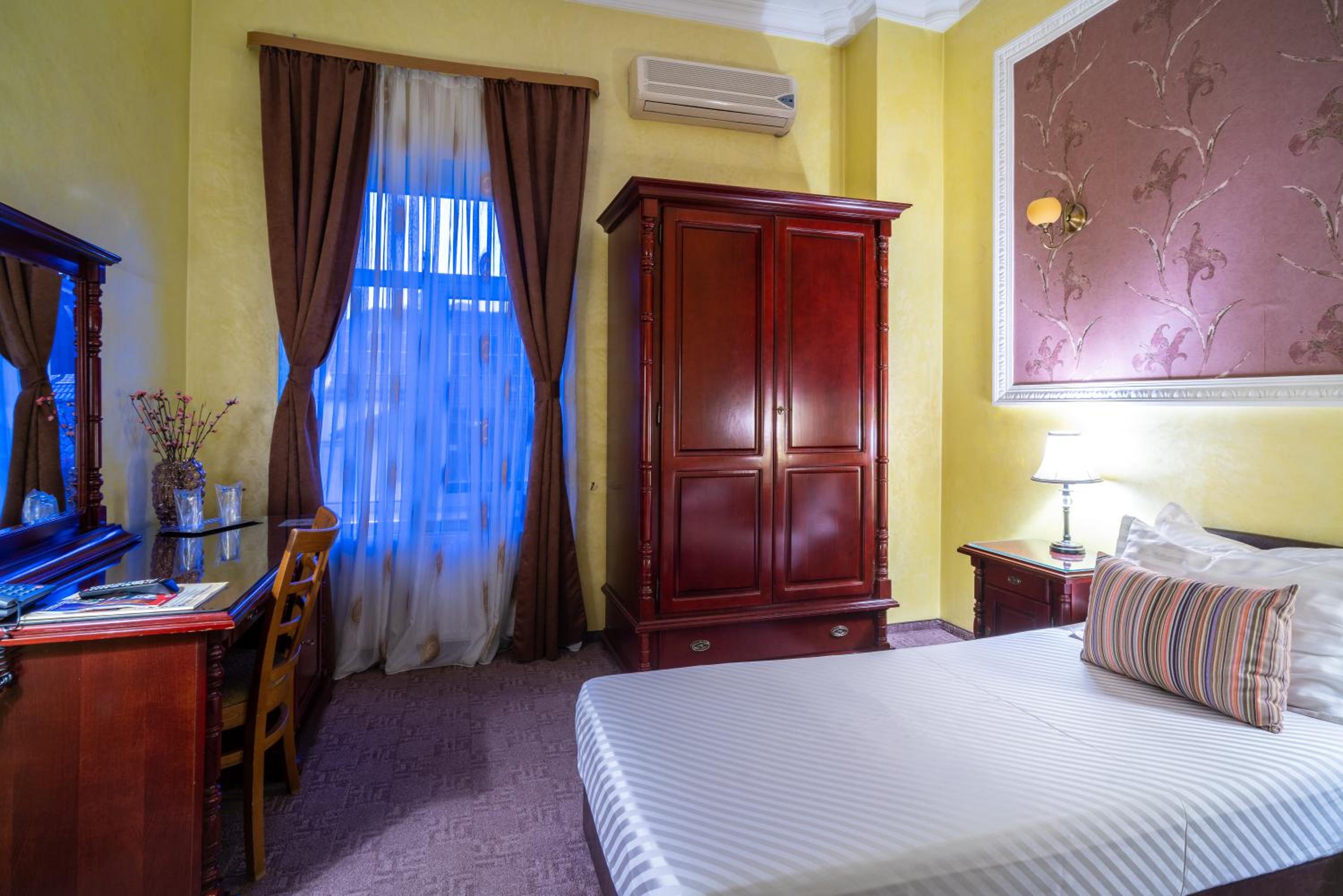 Twin Room - Photo 2
