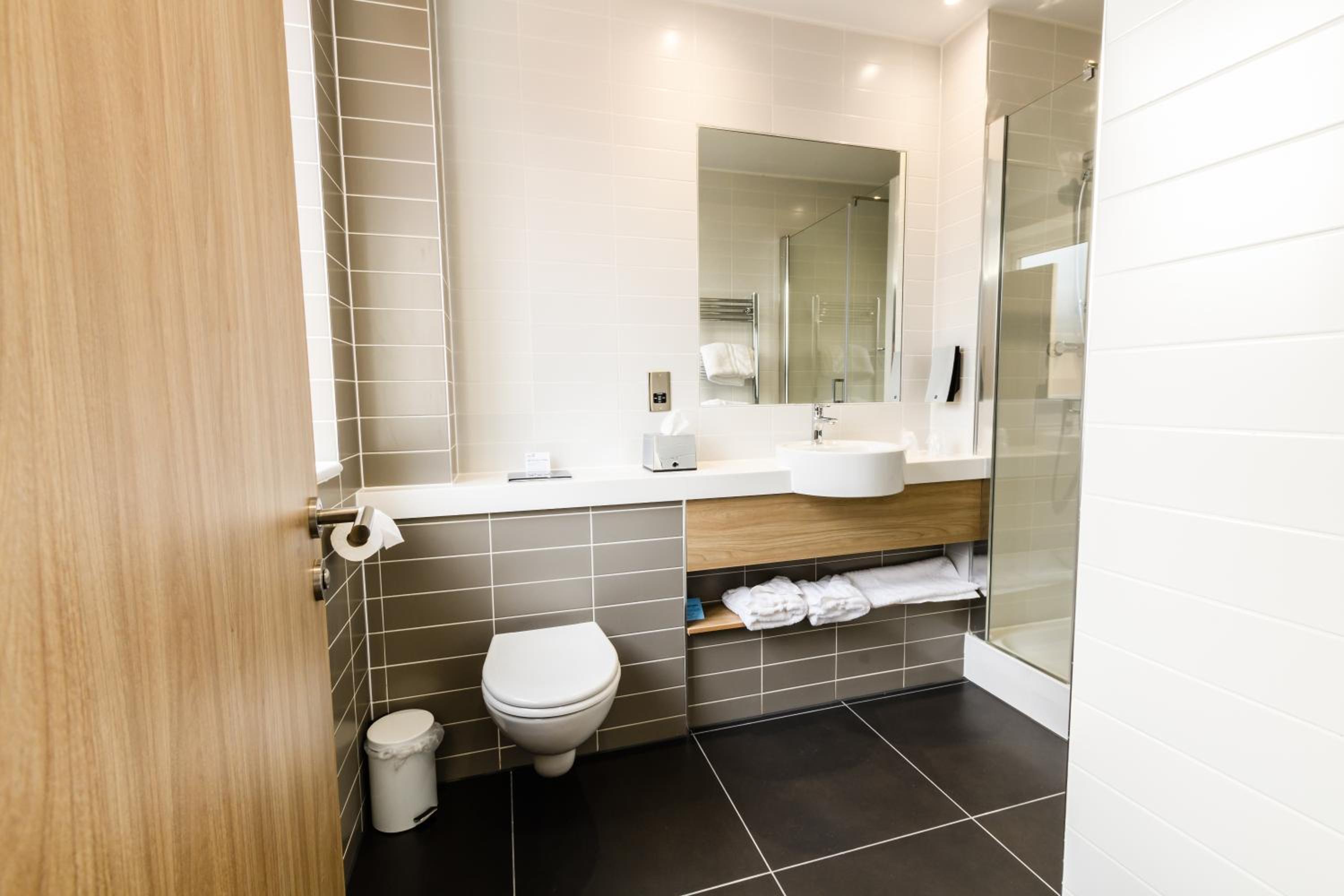 Standard Double Room with Free Hot Breakfast photo 3