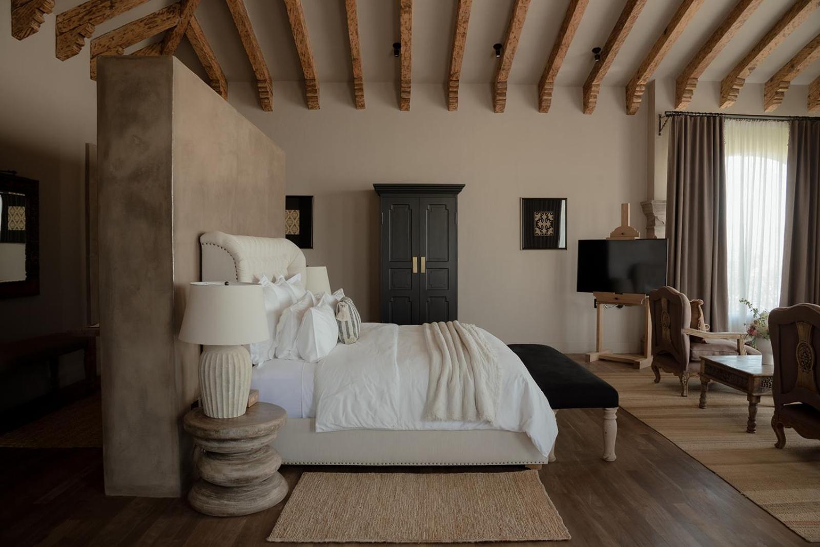 Suite With City View