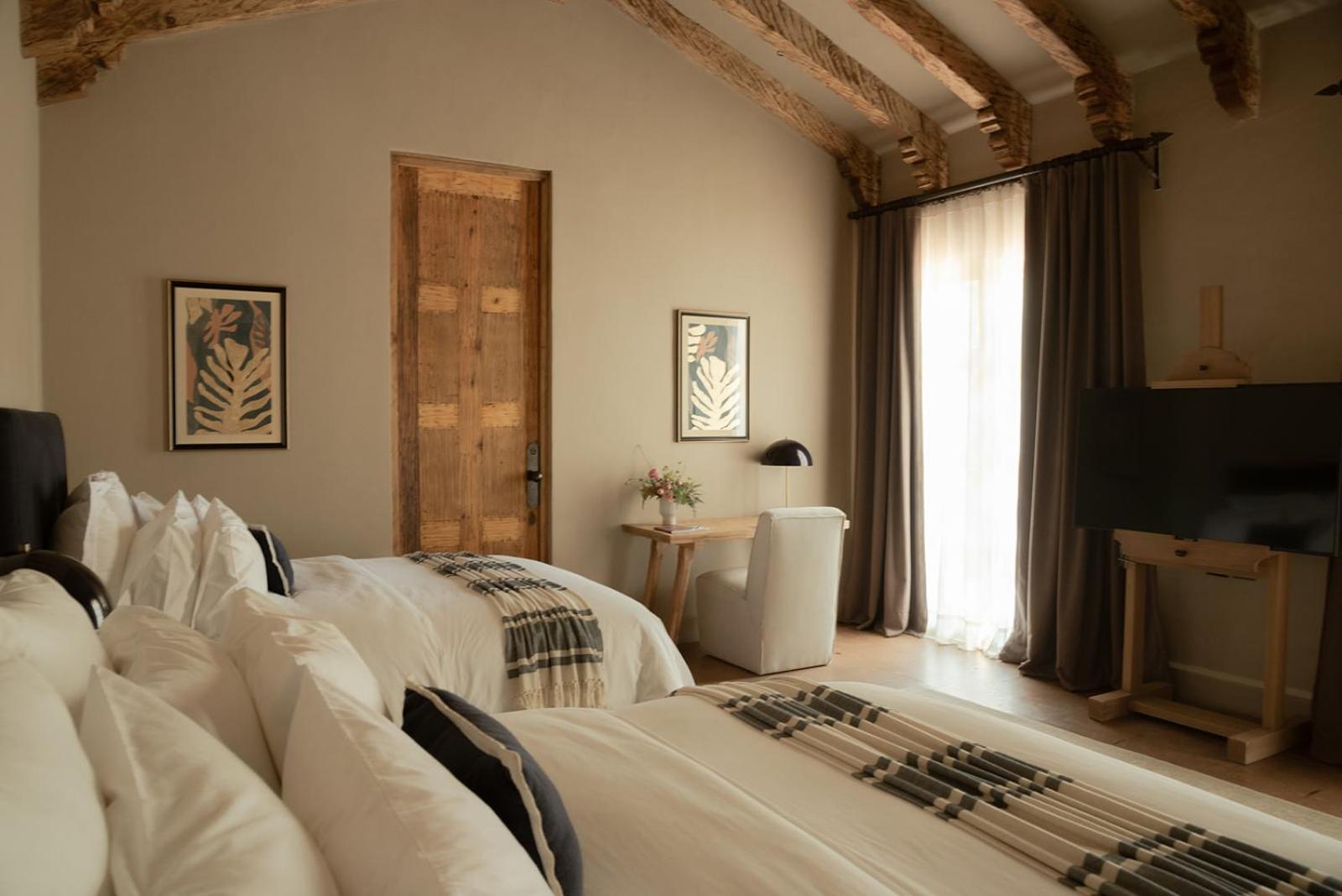 Deluxe Queen Room With Two Queen Beds