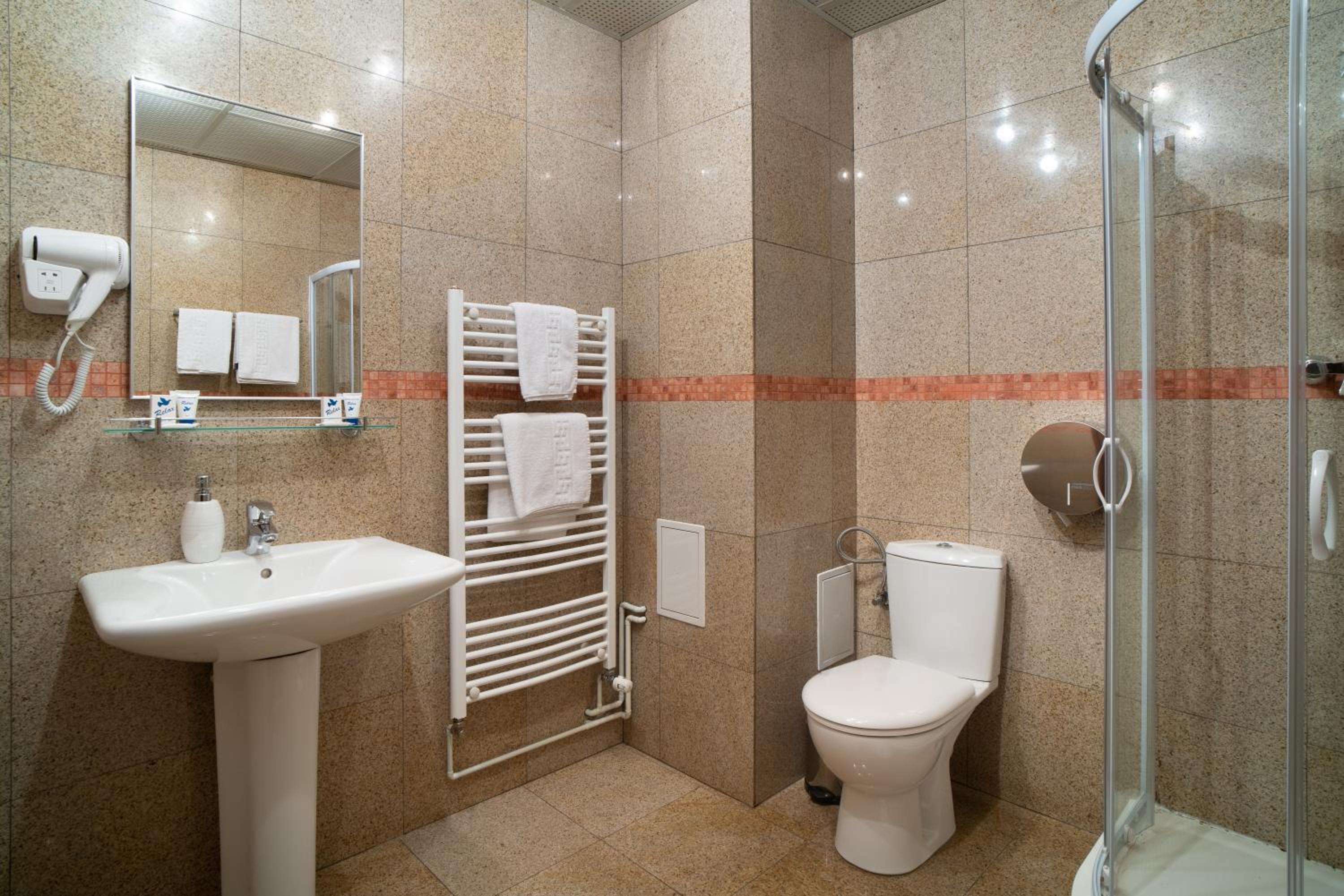 Twin Room - Photo 3