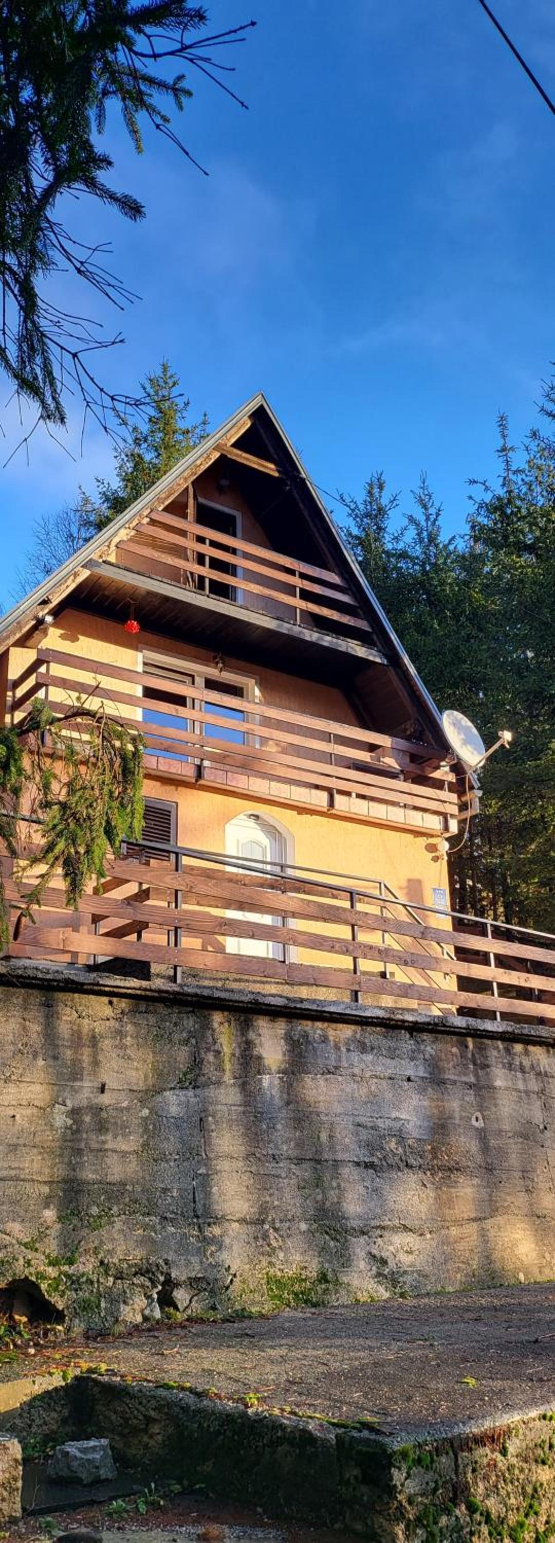Three-Bedroom Chalet photo 2