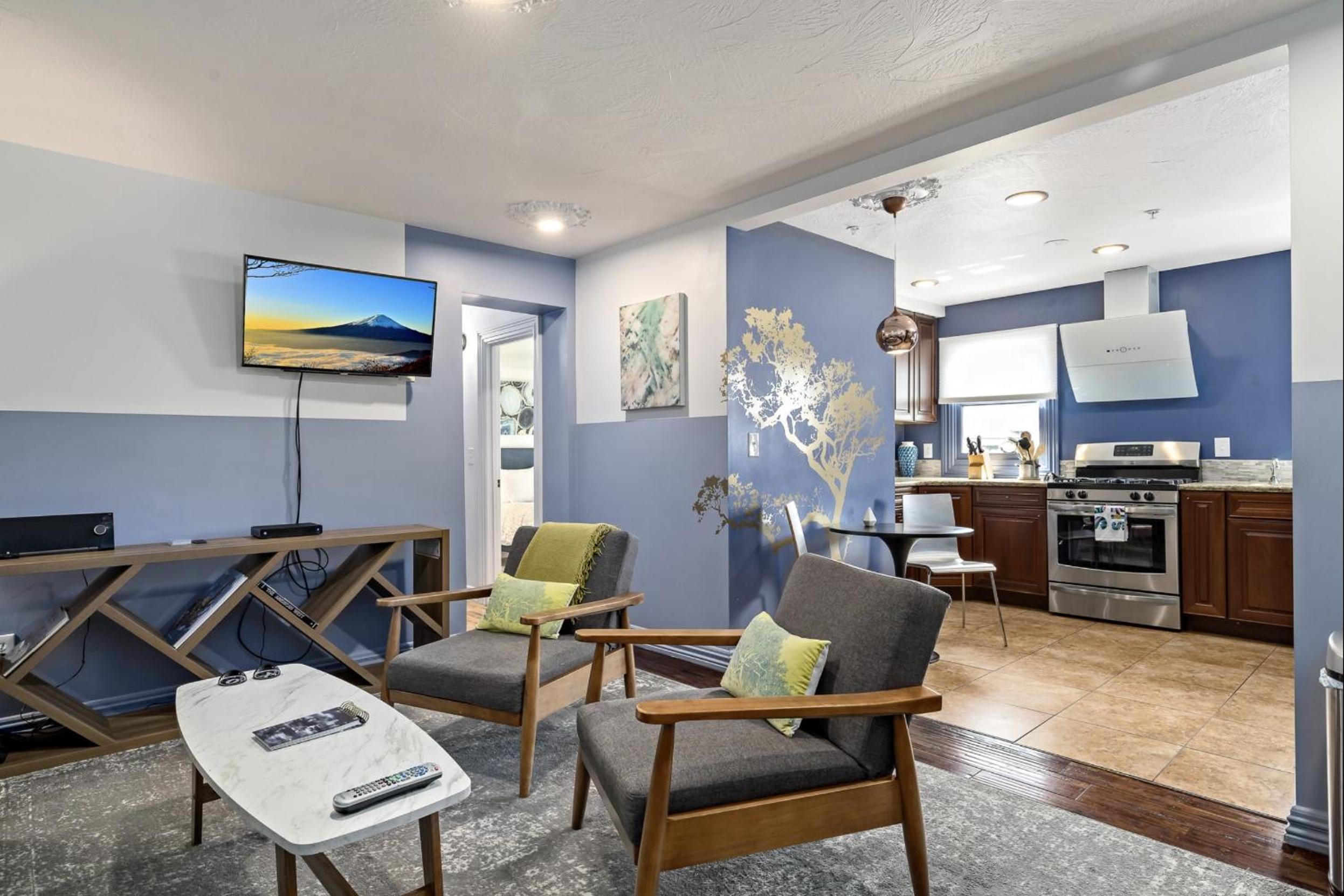 Deluxe Apartment