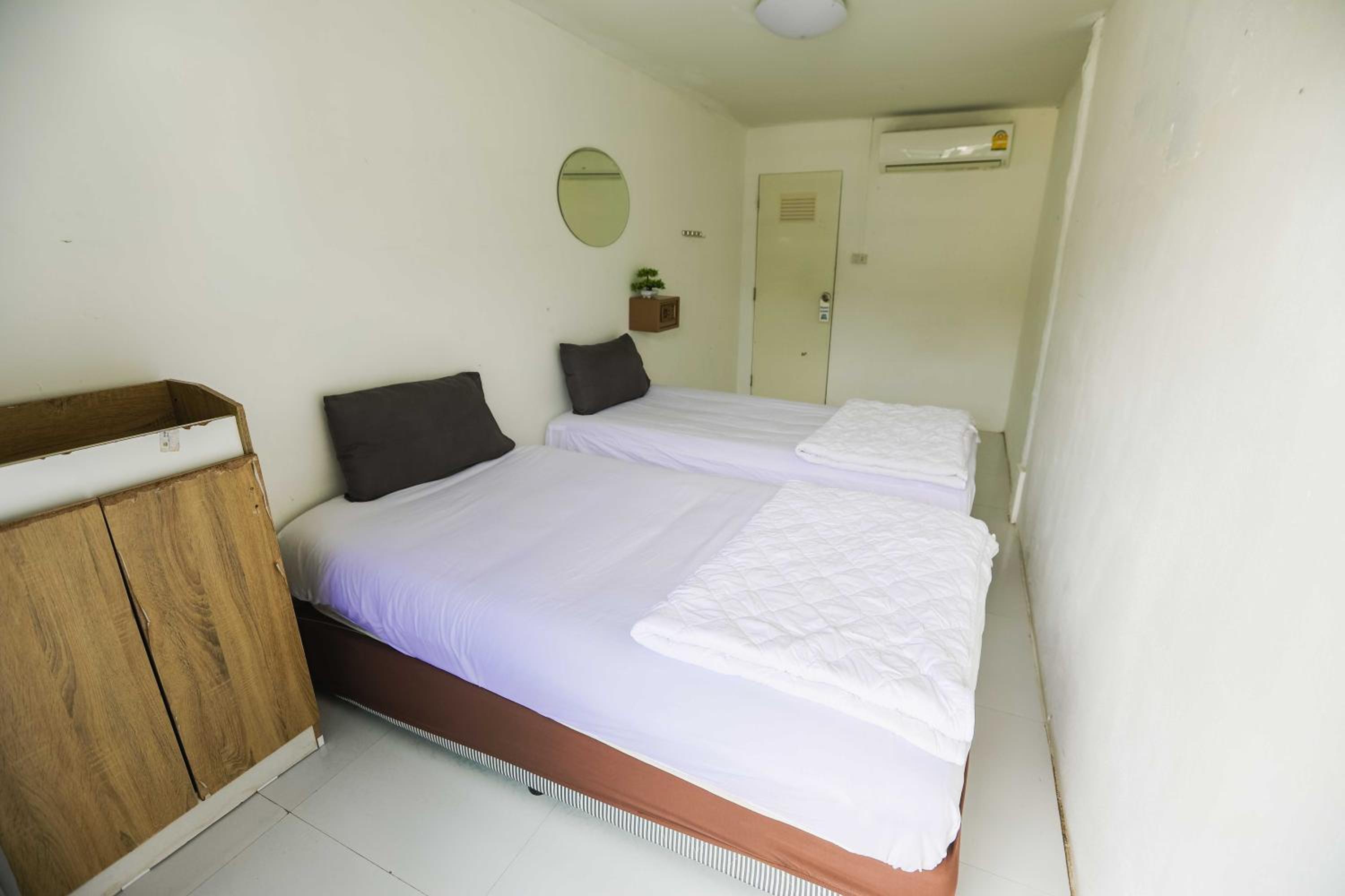 Private Twin Ensuite photo 2
