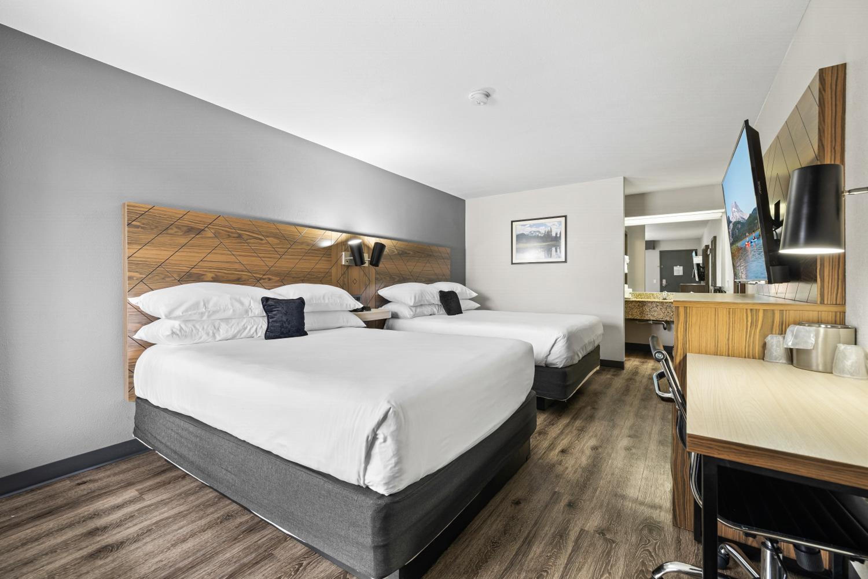 Queen Room with Two Queen Beds - Photo 1