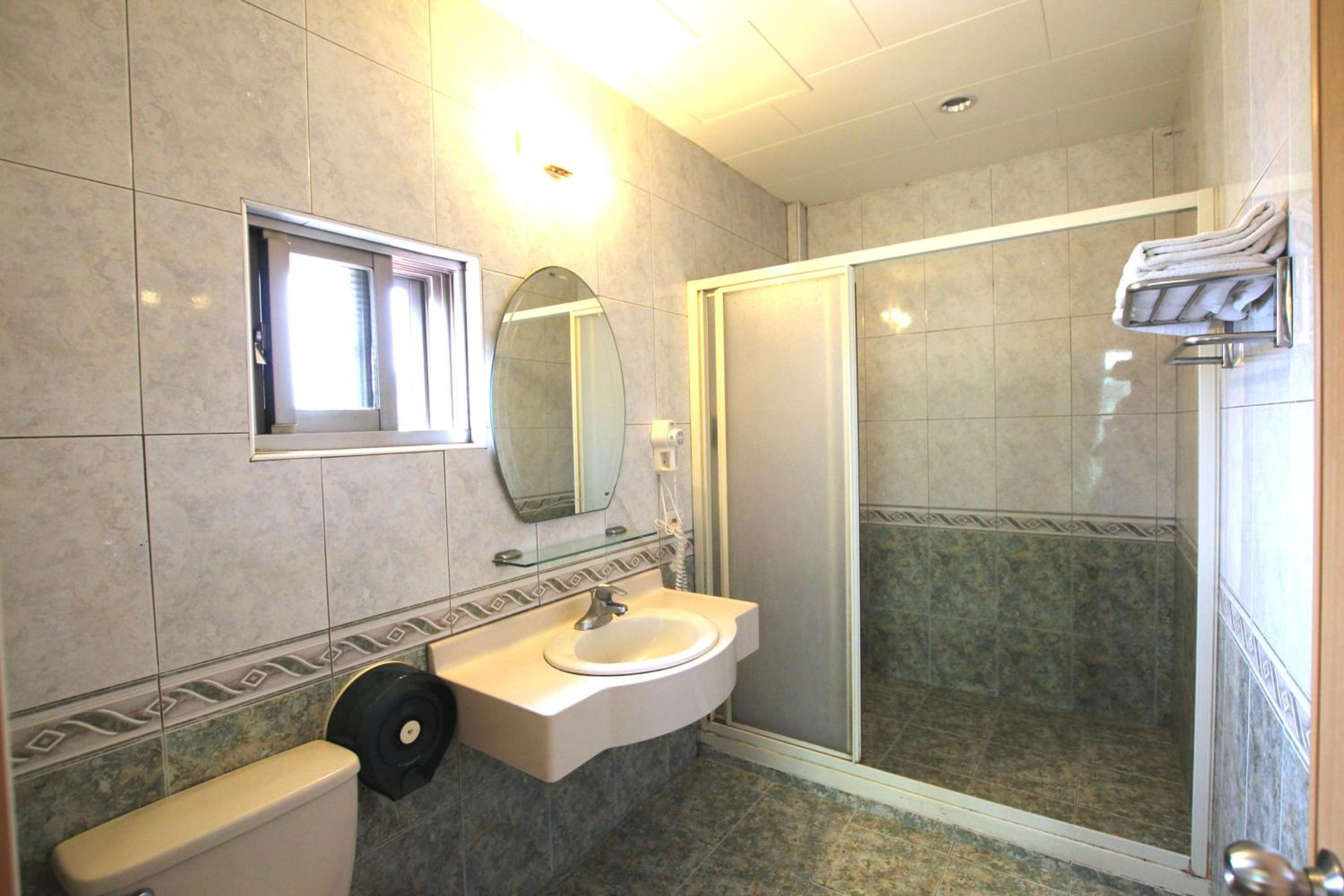 Double Room - Photo 8