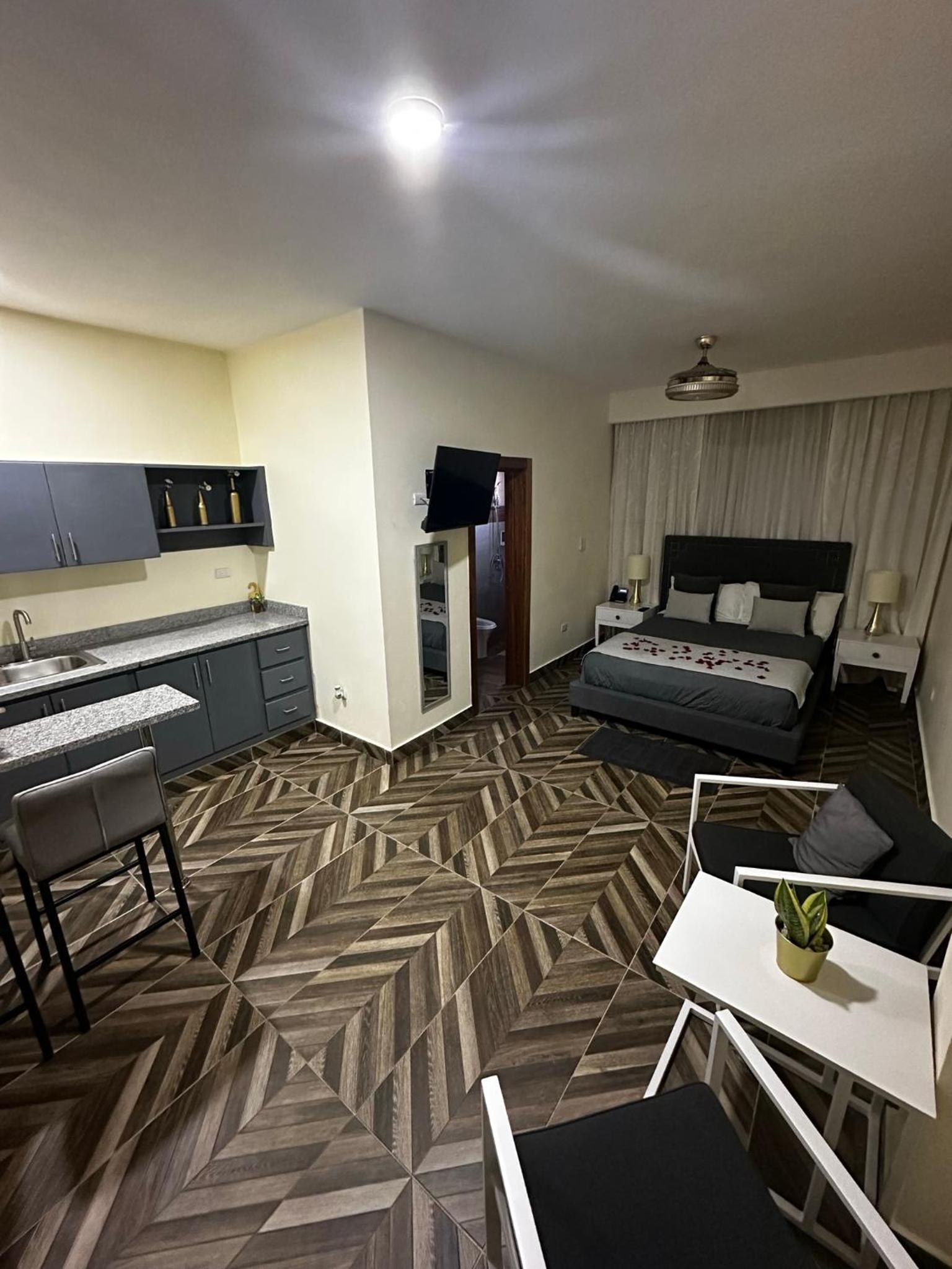 Deluxe Queen Room