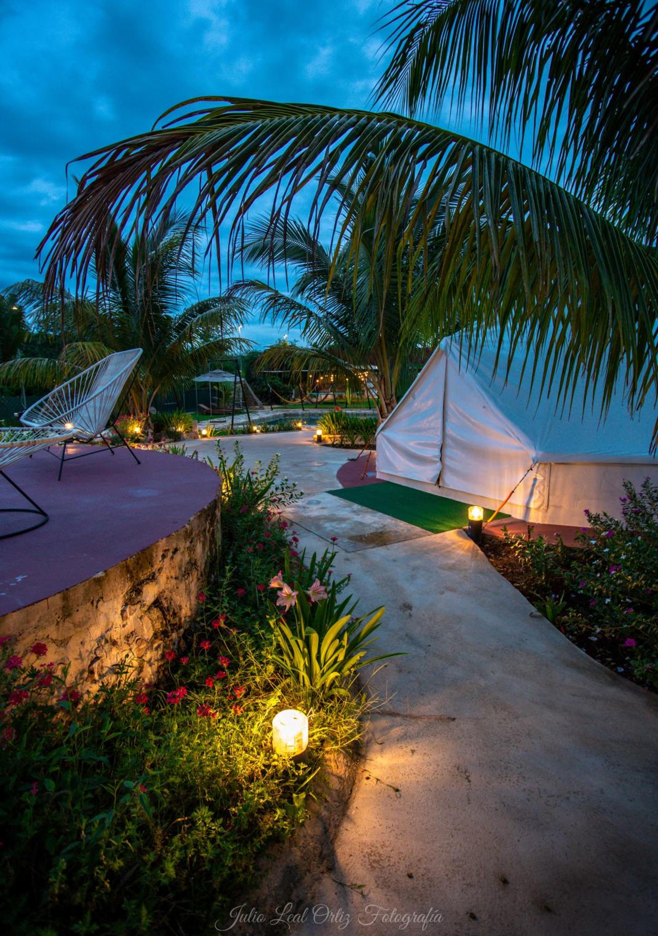 Quadruple Tent - Photo 4