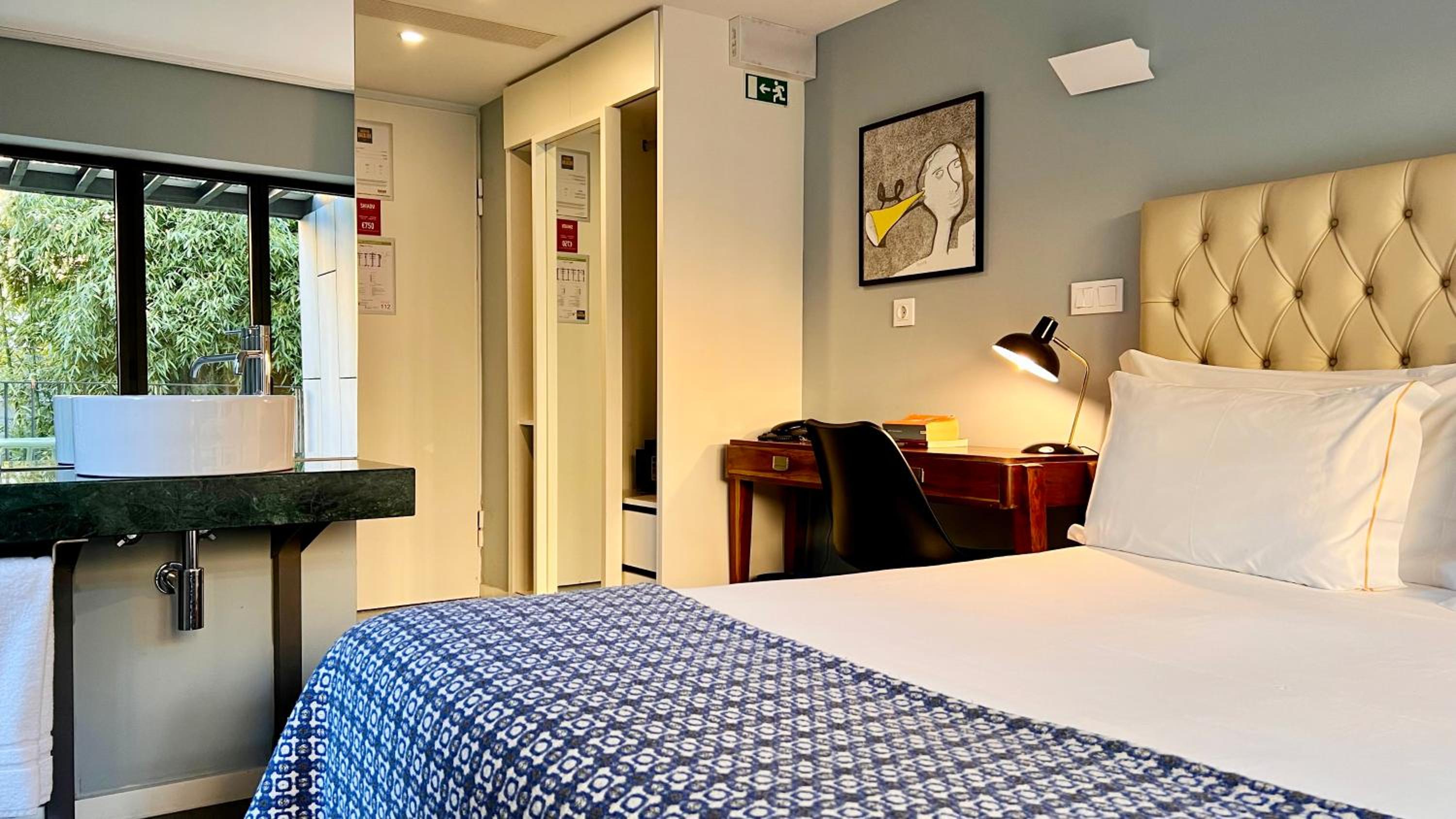 Double Room with Garden View - Photo 3