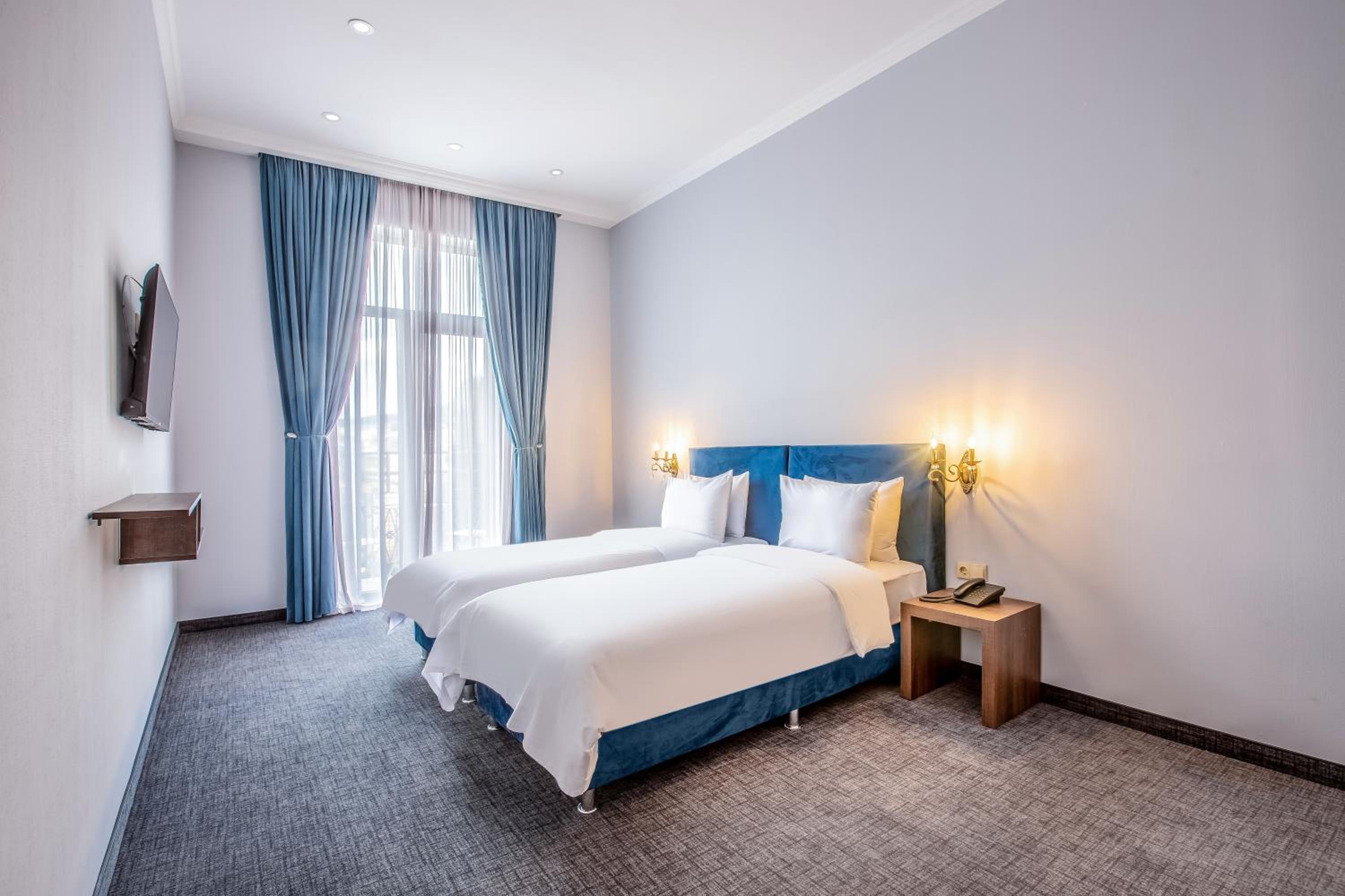 Junior Suite with Balcony photo 3