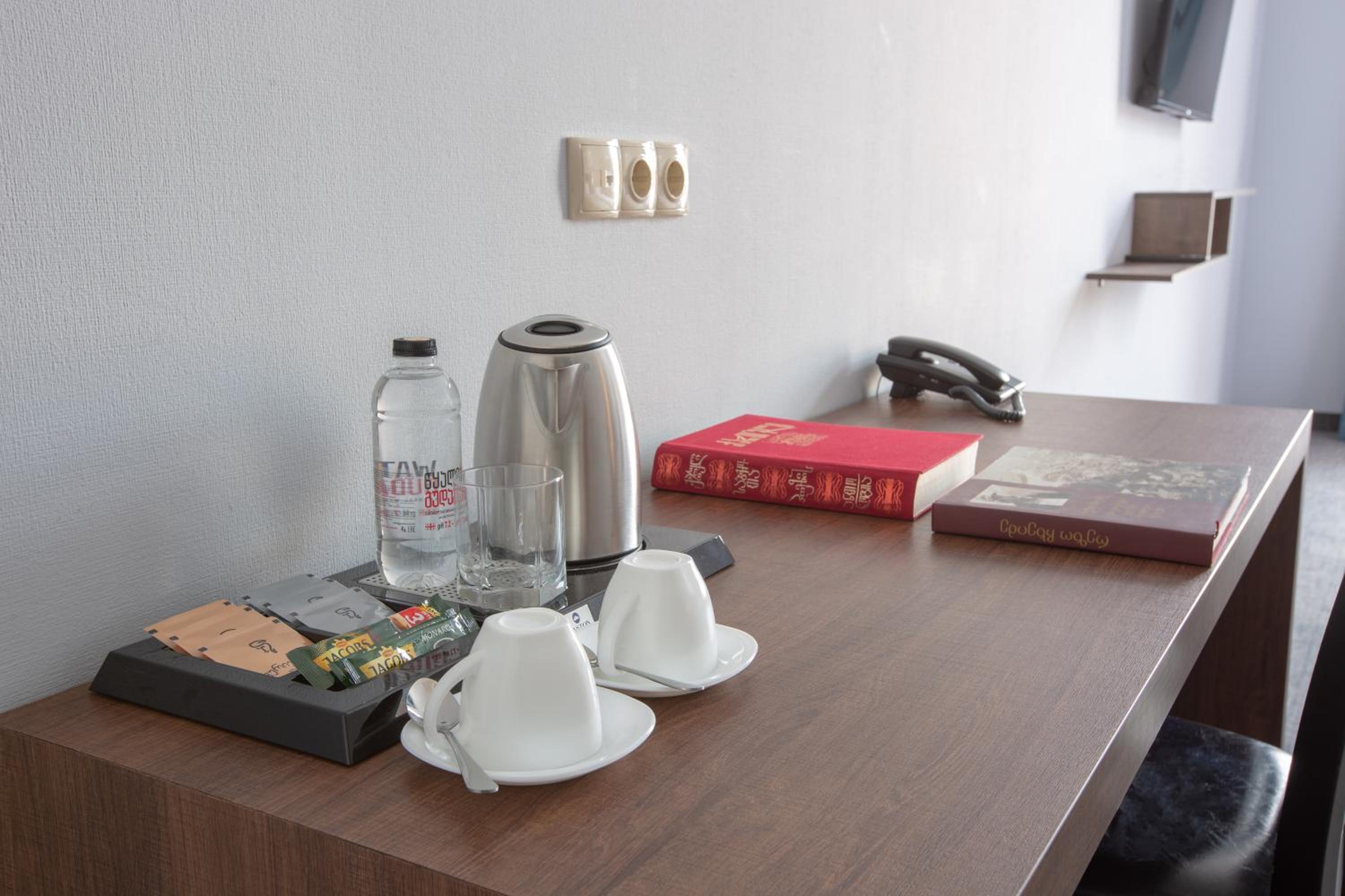 Deluxe Double or Twin Room with City View photo 3