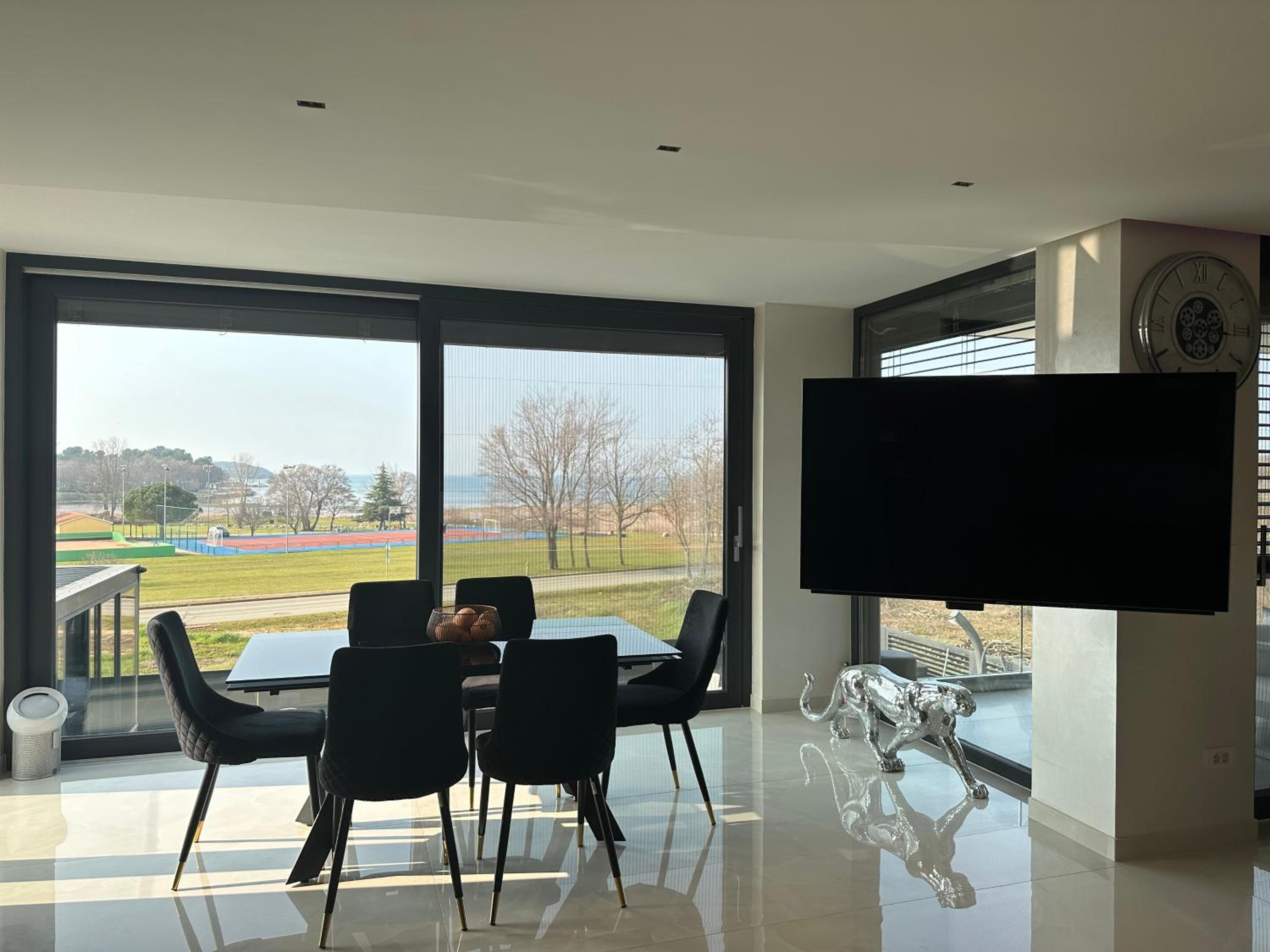 Apartment with Sea View photo 2