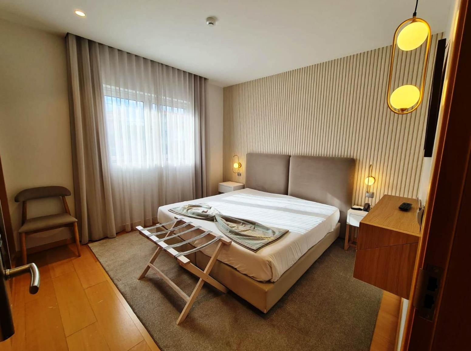 Twin Room - Photo 3