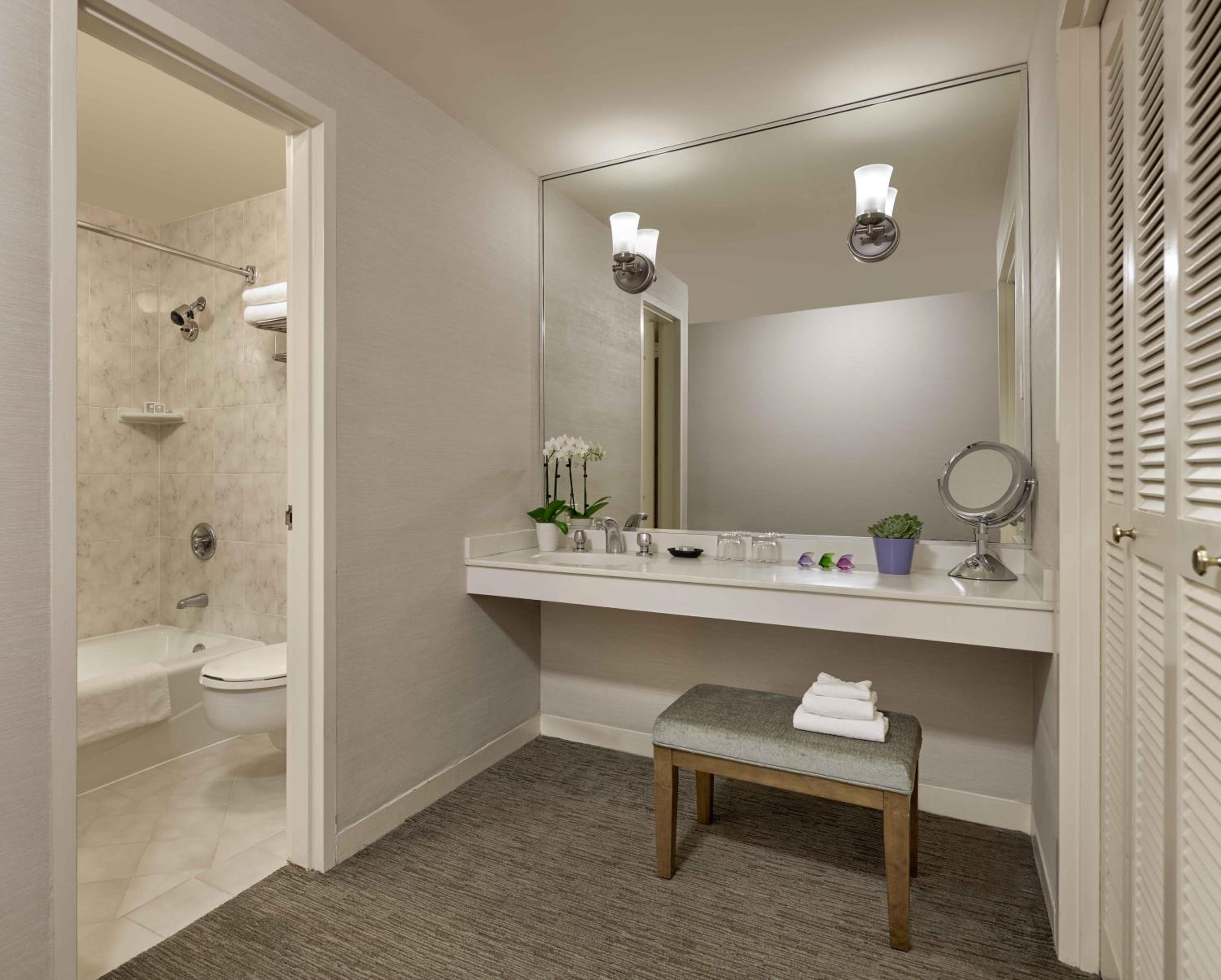 Premier King Room - Photo 4