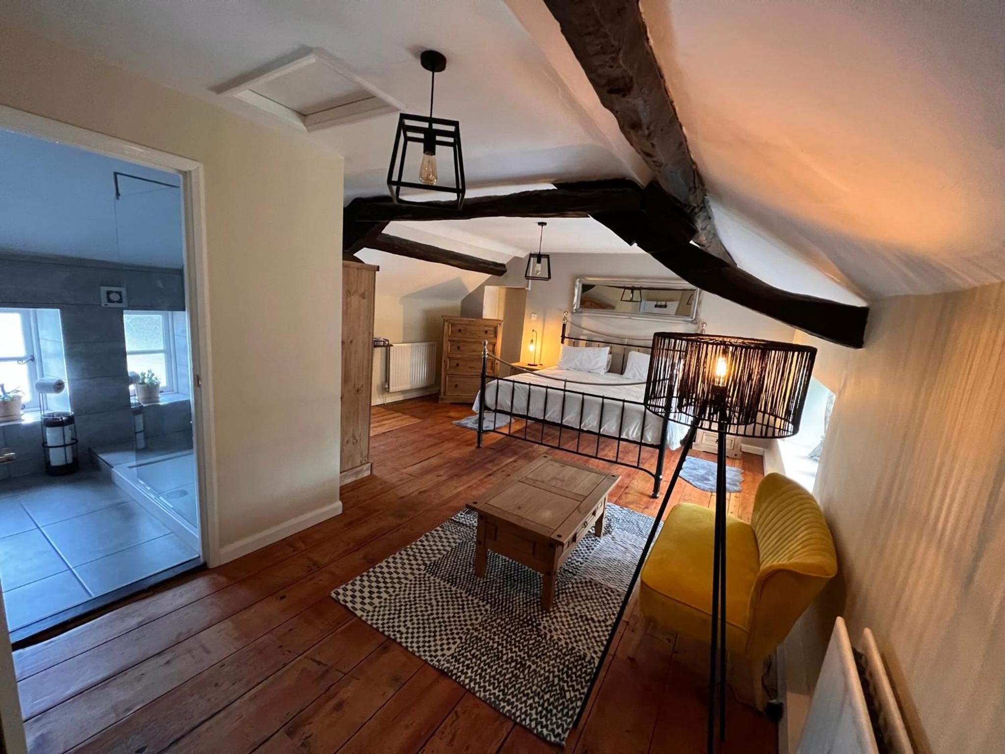 Double Room with Private Bathroom photo 1