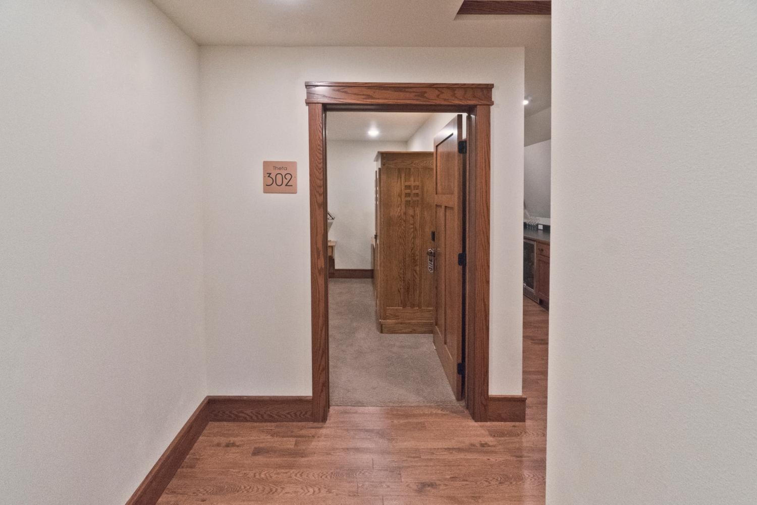 Single Room with Bathroom photo 1