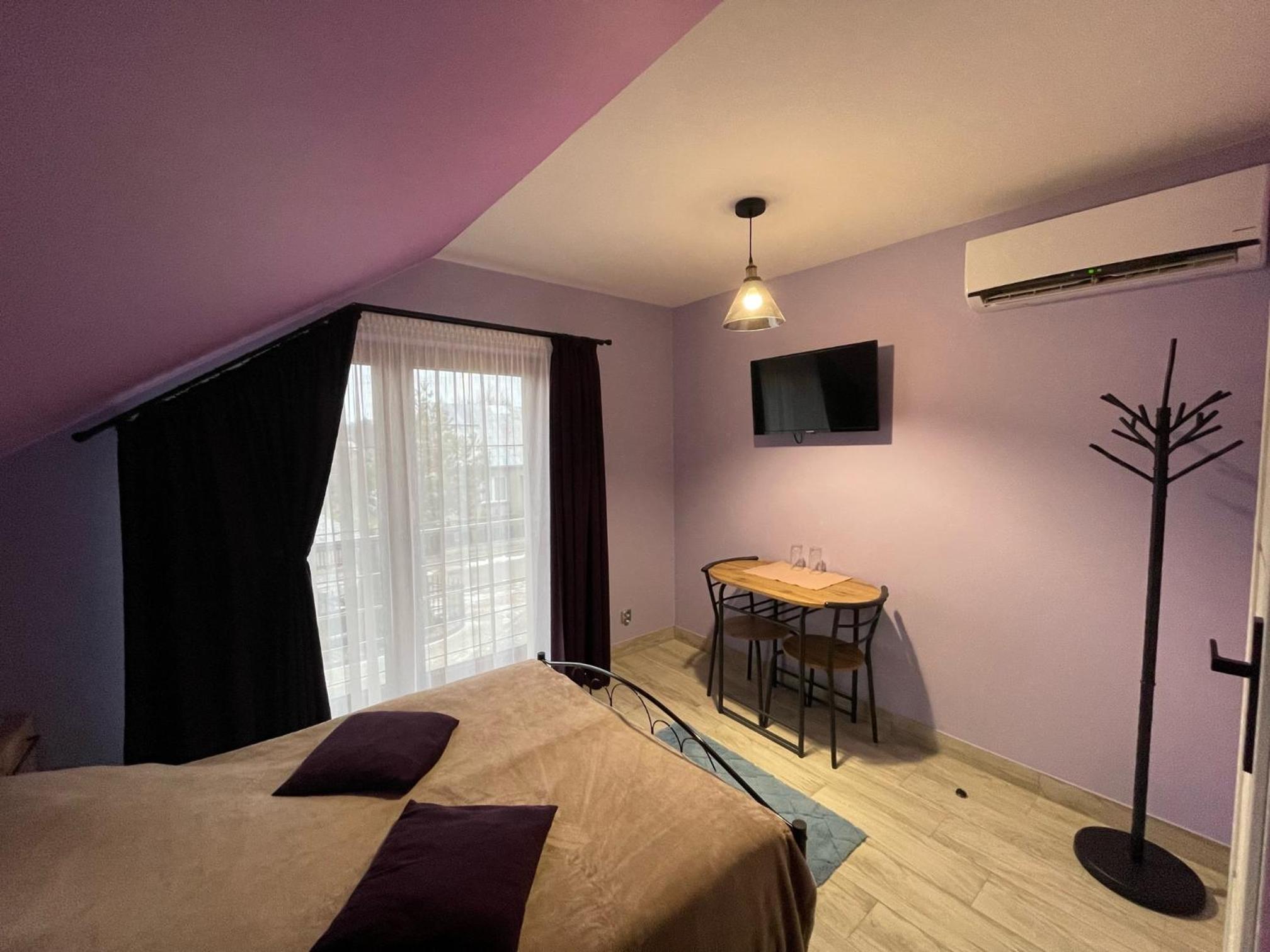 Double Room with Private Bathroom - Photo 1
