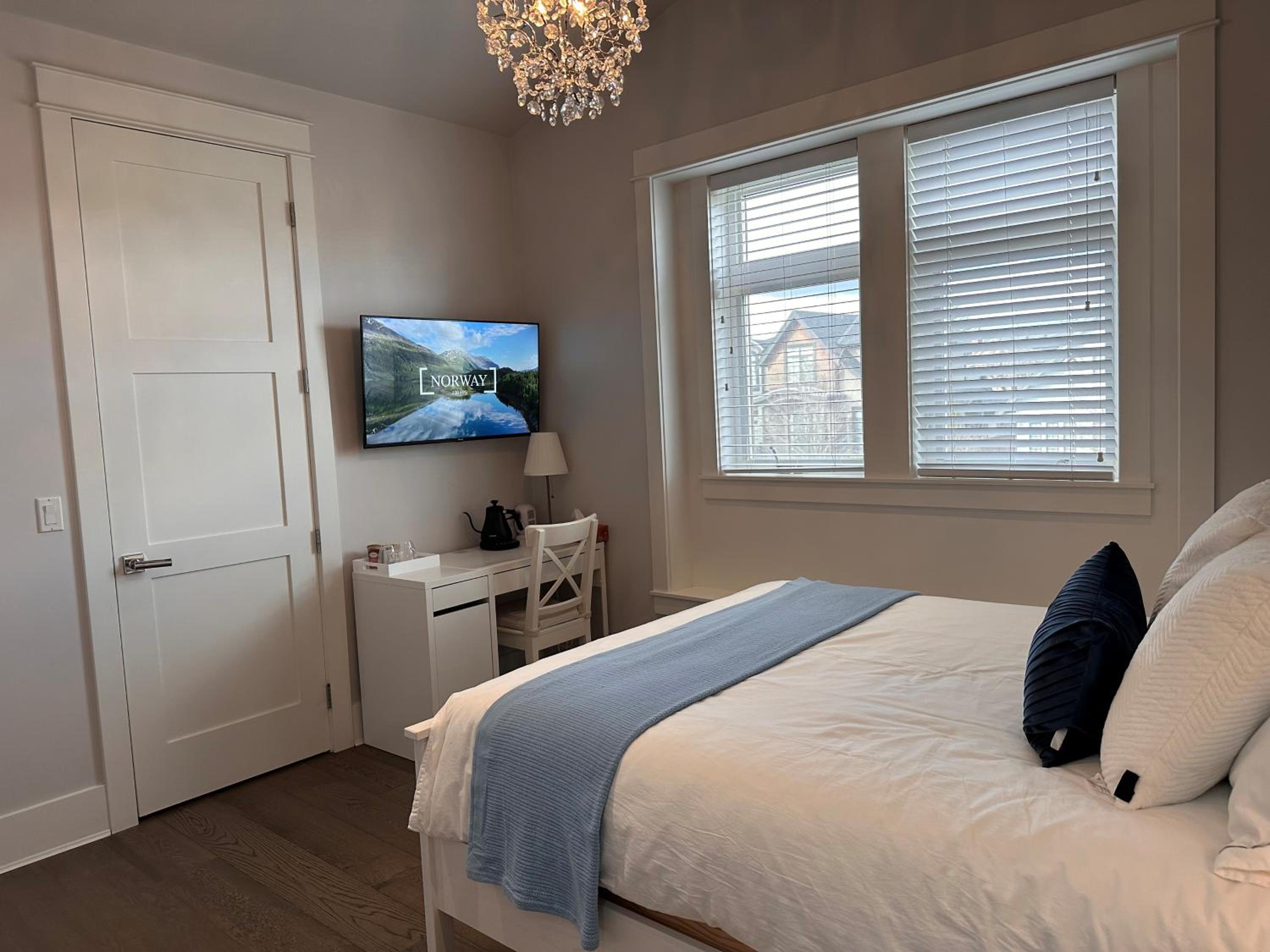 Deluxe Room - Photo 5