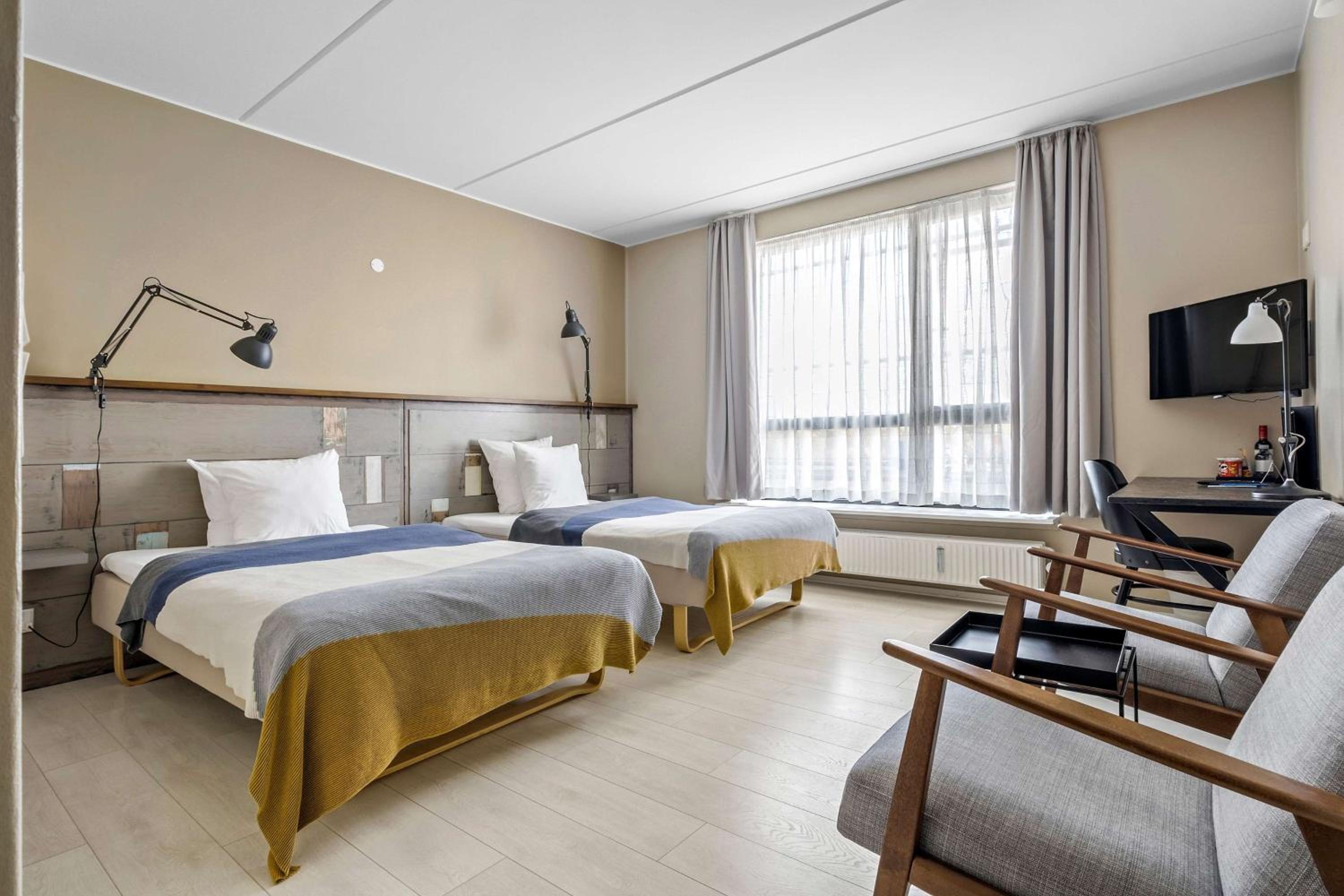 Twin Room - Photo 6