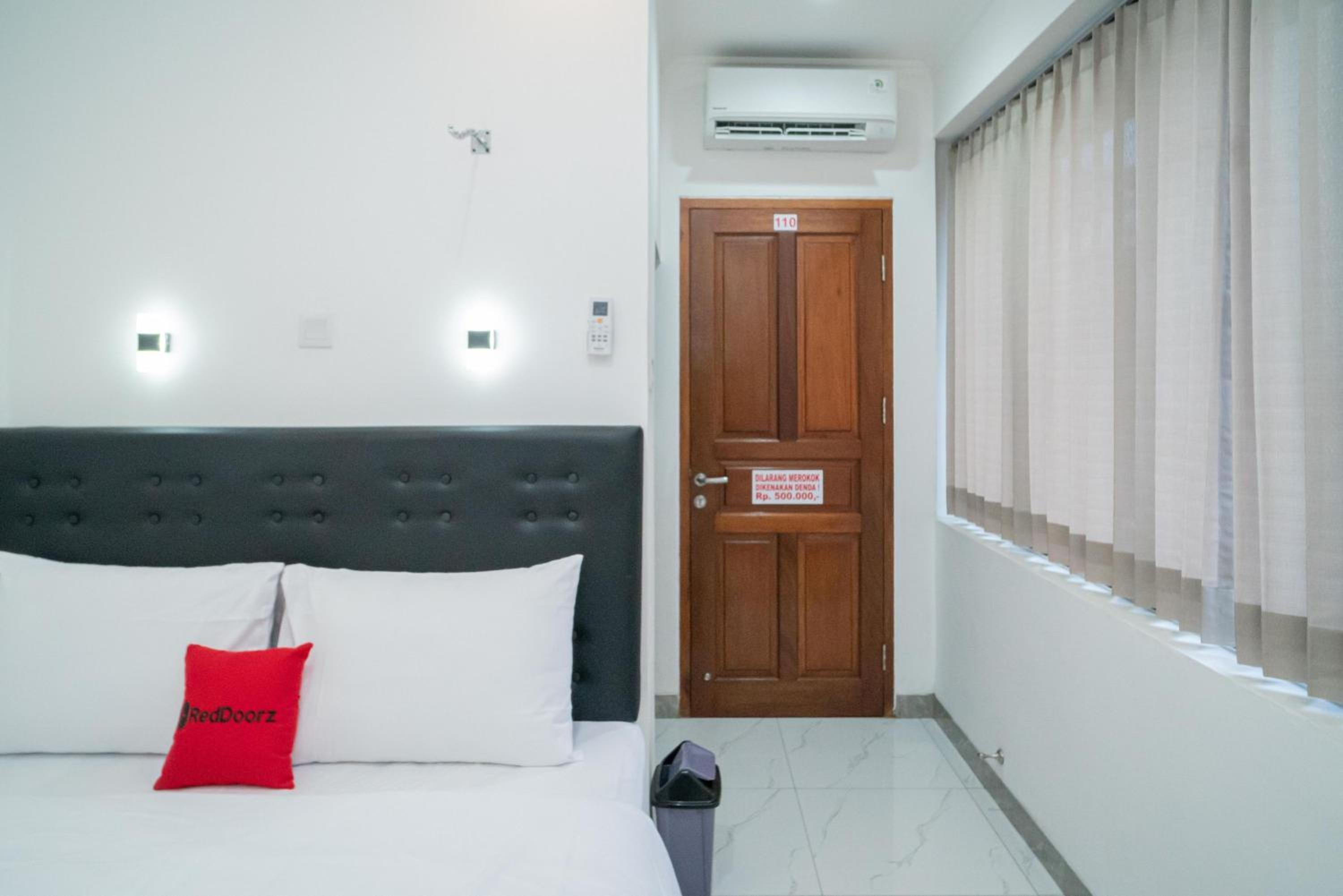 Standard Double Room - Photo 9