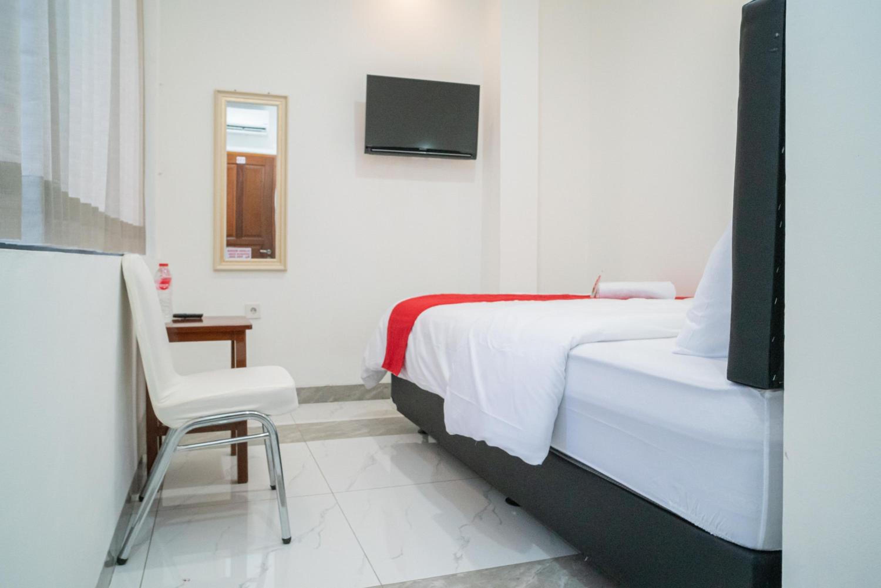 Standard Double Room - Photo 10