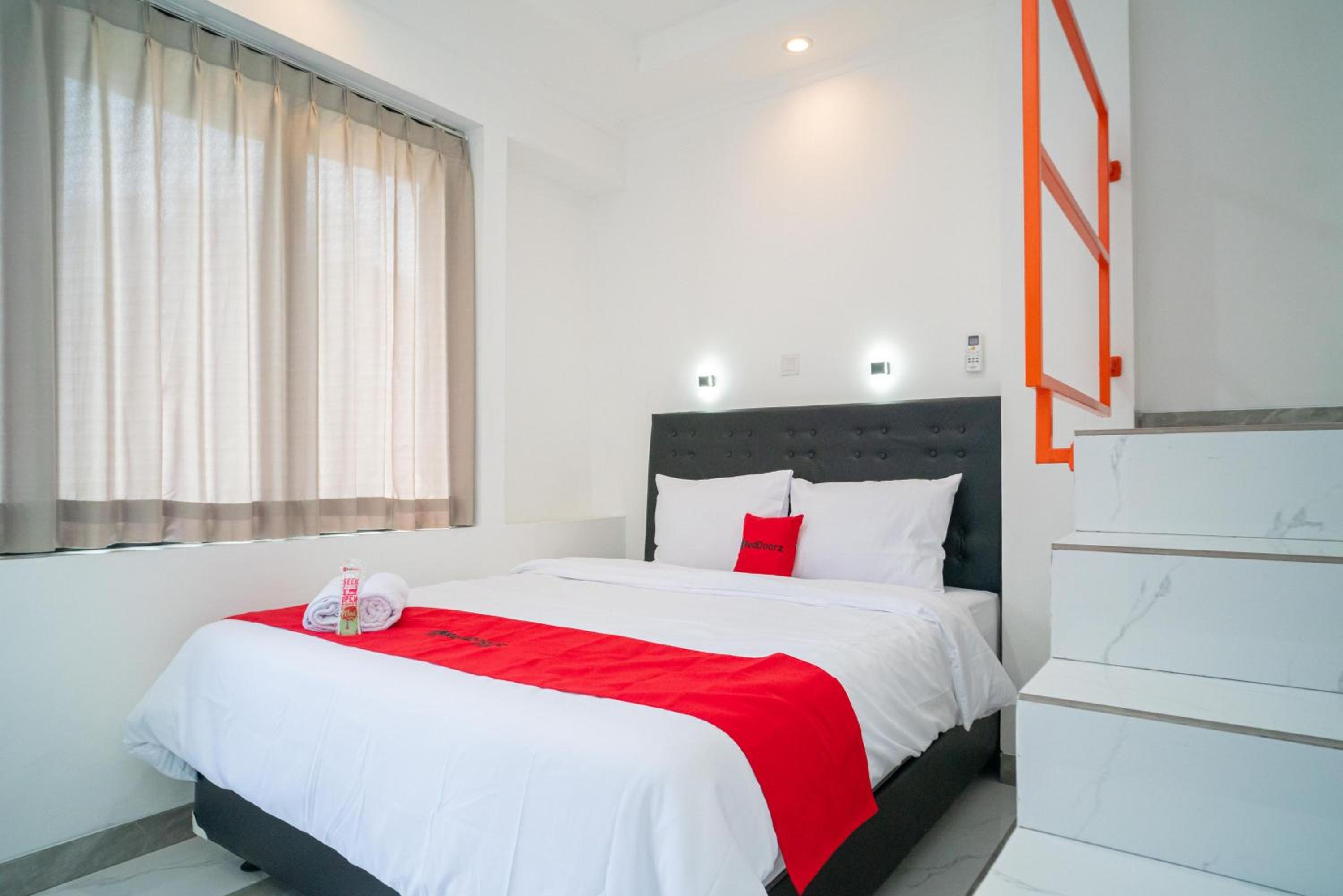 Standard Double Room - Photo 11