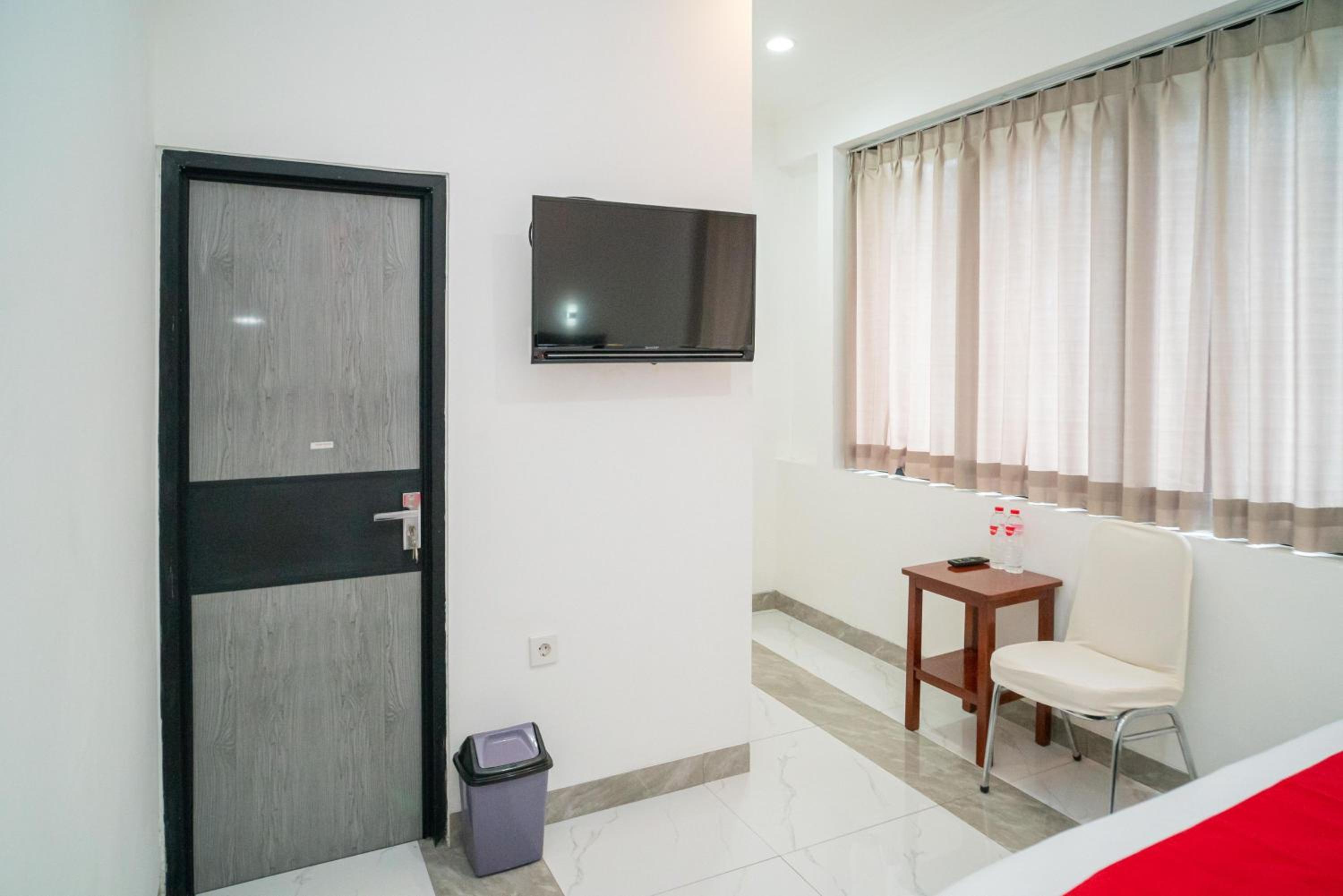 Standard Double Room - Photo 15