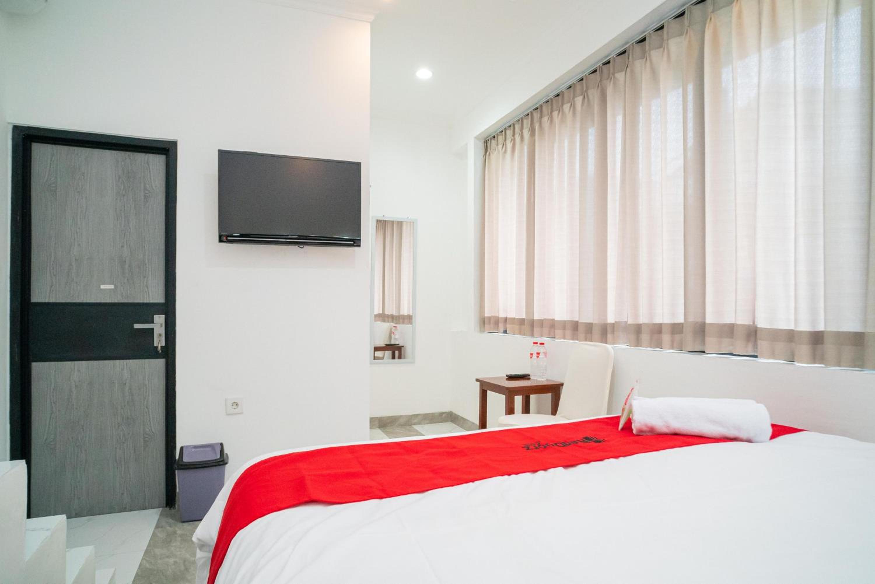 Standard Double Room - Photo 21