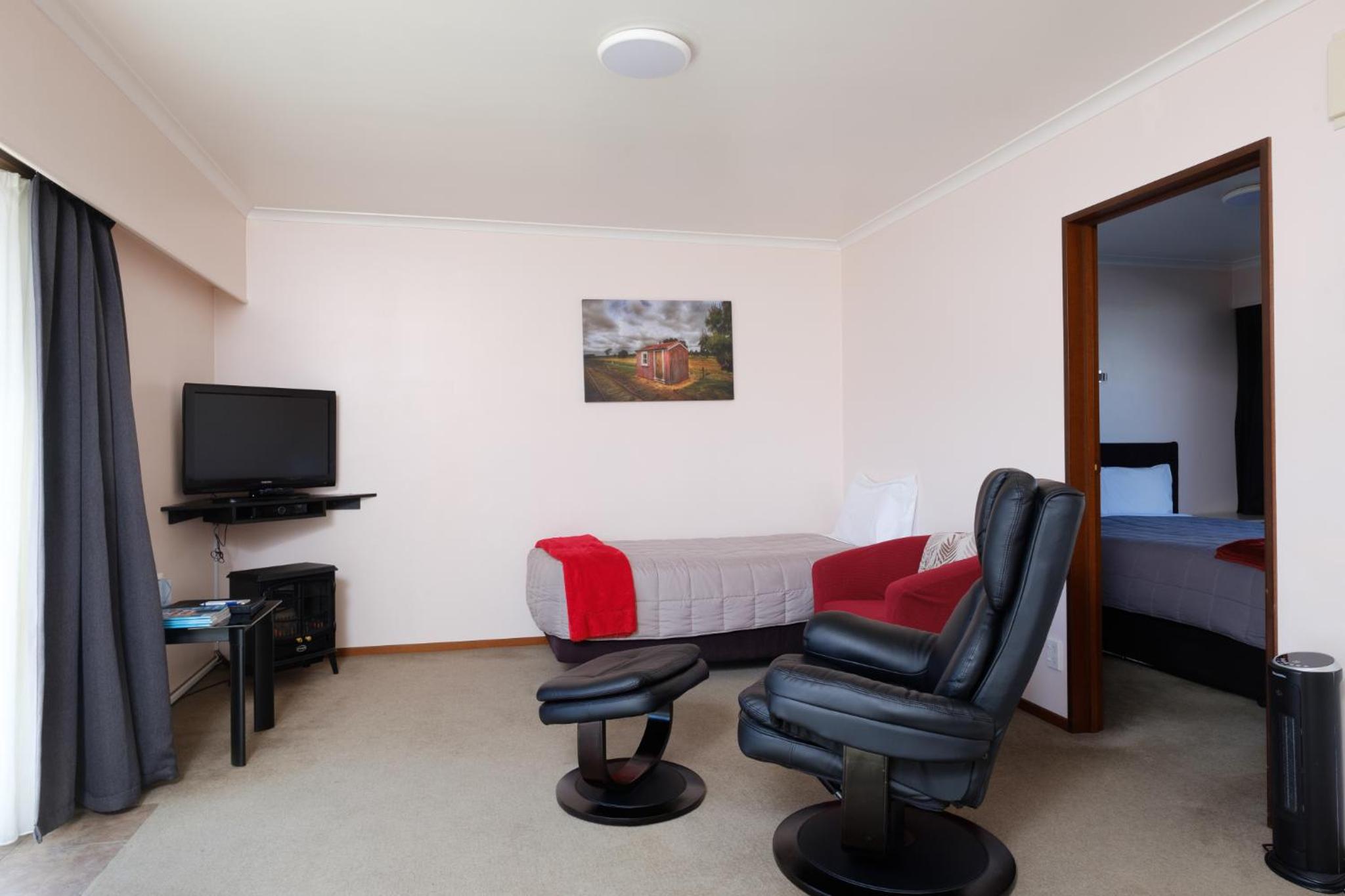 One-Bedroom Suite photo 3