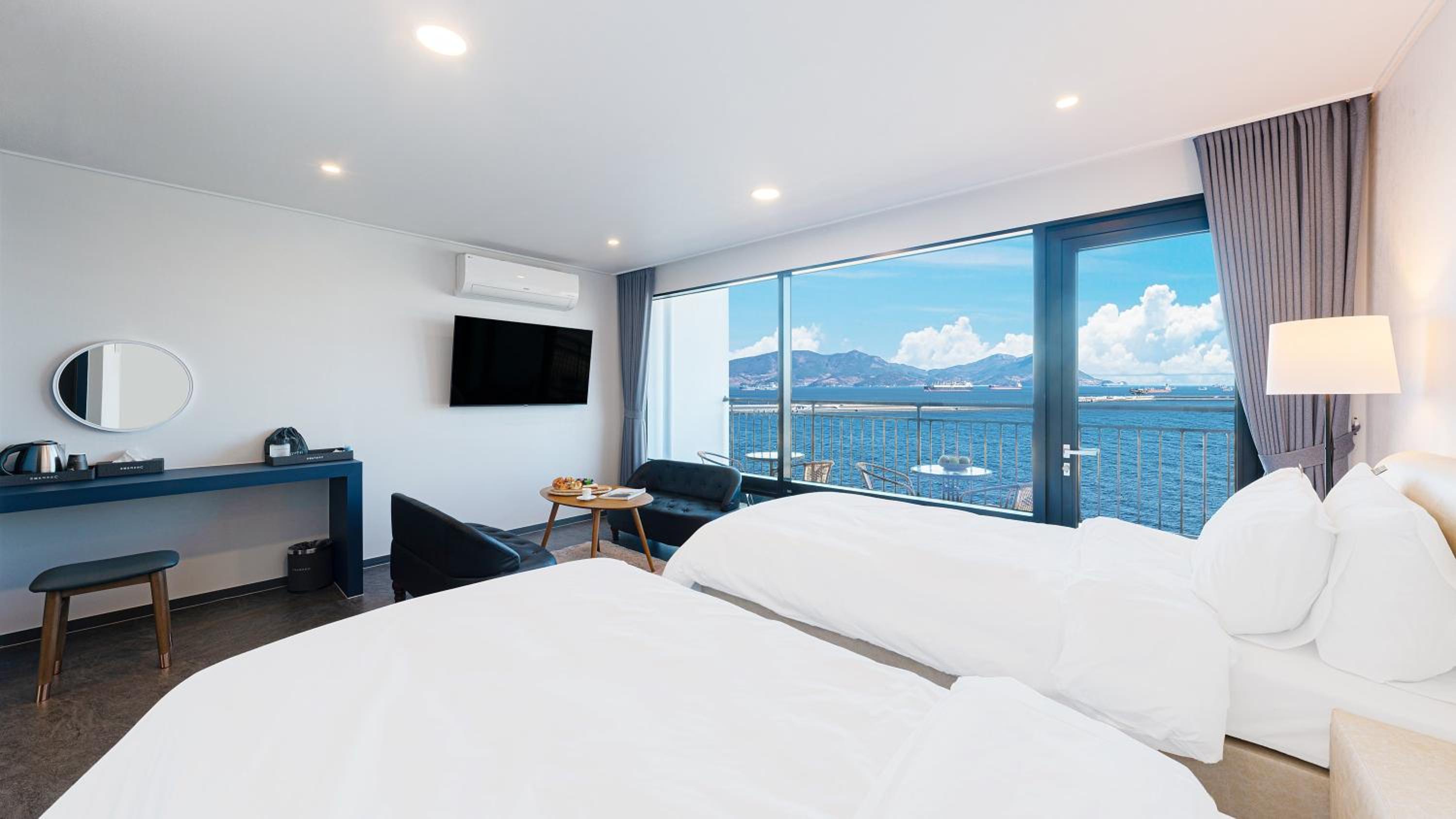 Suite with Sea View photo 1